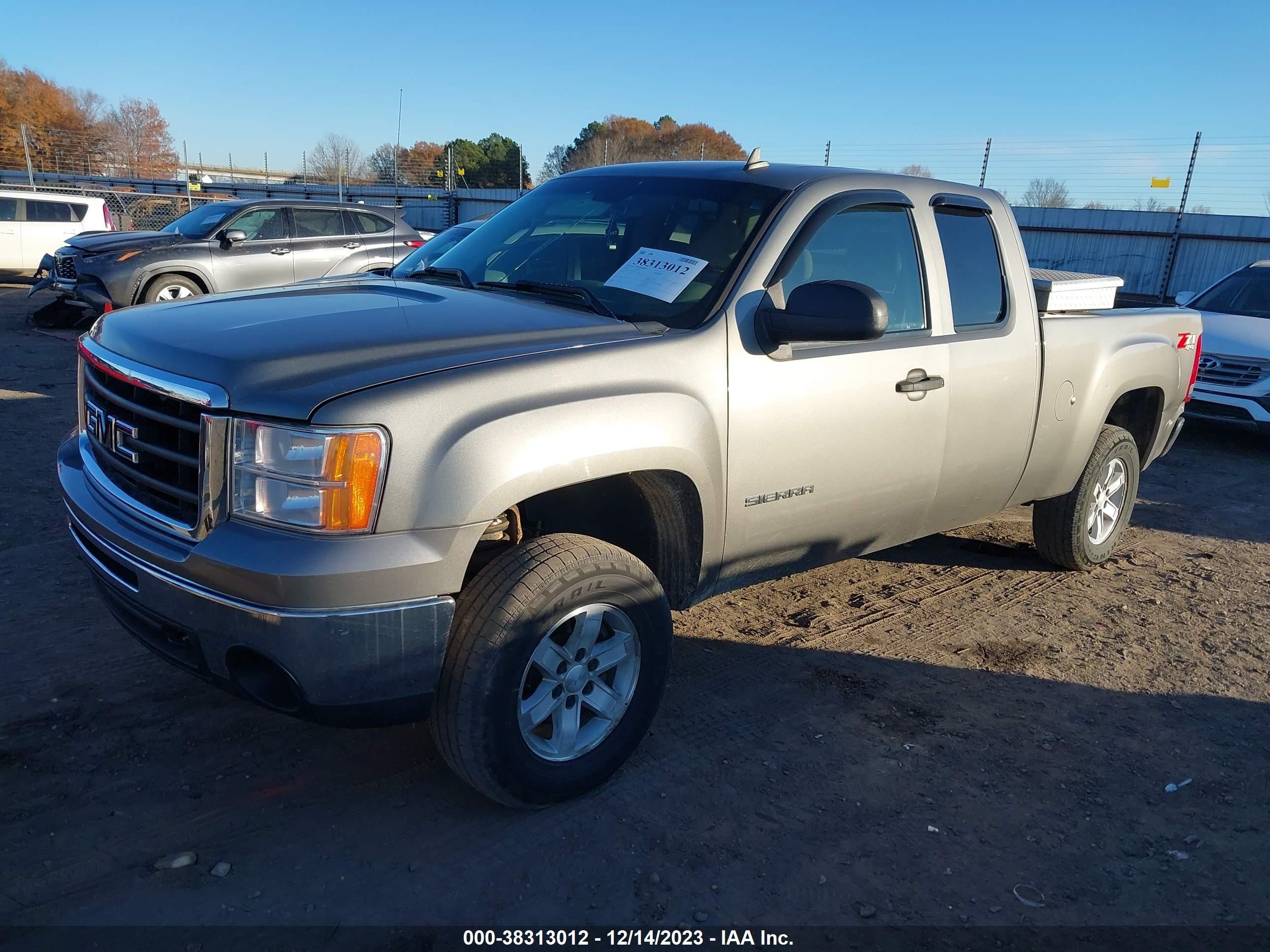 Photo 1 VIN: 1GTEK29029Z105744 - GMC SIERRA 