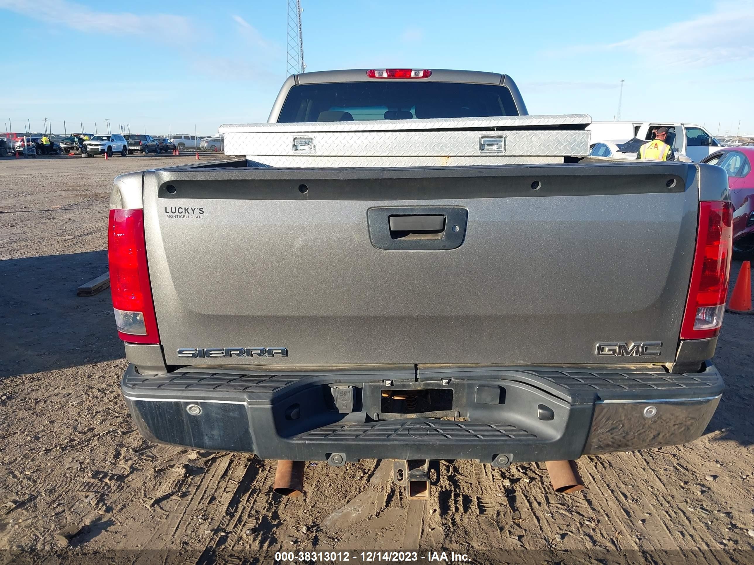 Photo 15 VIN: 1GTEK29029Z105744 - GMC SIERRA 