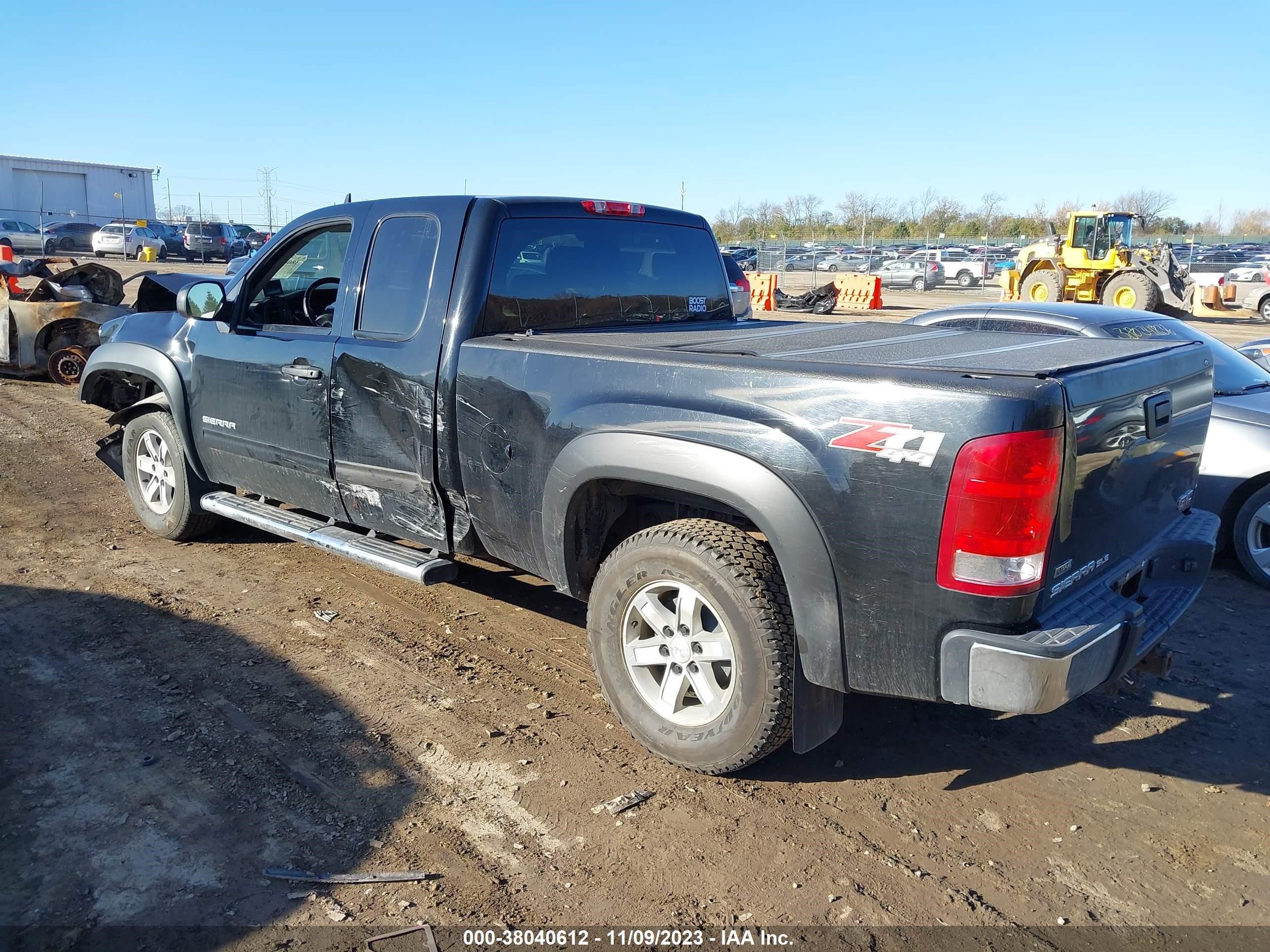 Photo 2 VIN: 1GTEK290X9Z278993 - GMC SIERRA 