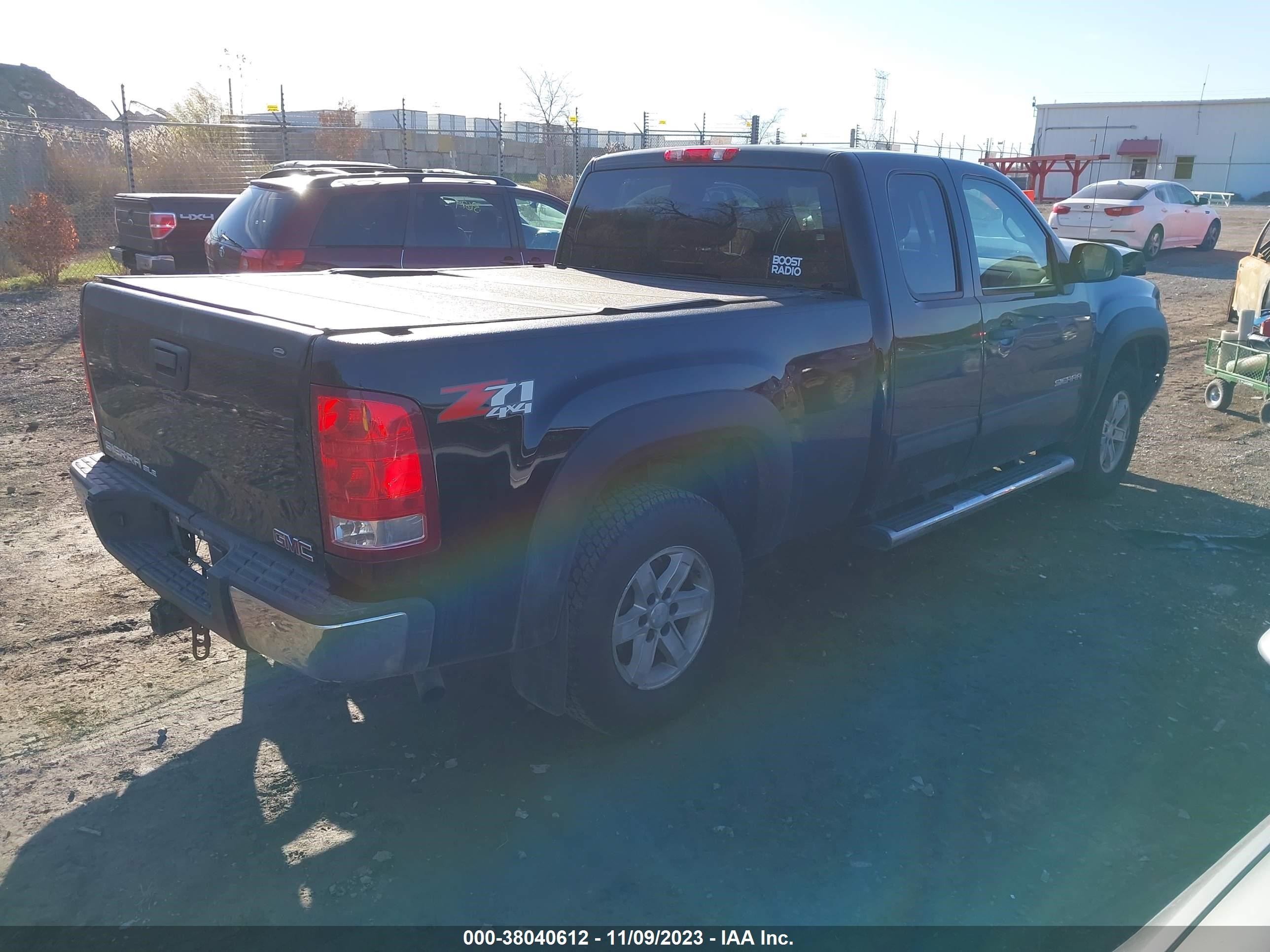 Photo 3 VIN: 1GTEK290X9Z278993 - GMC SIERRA 