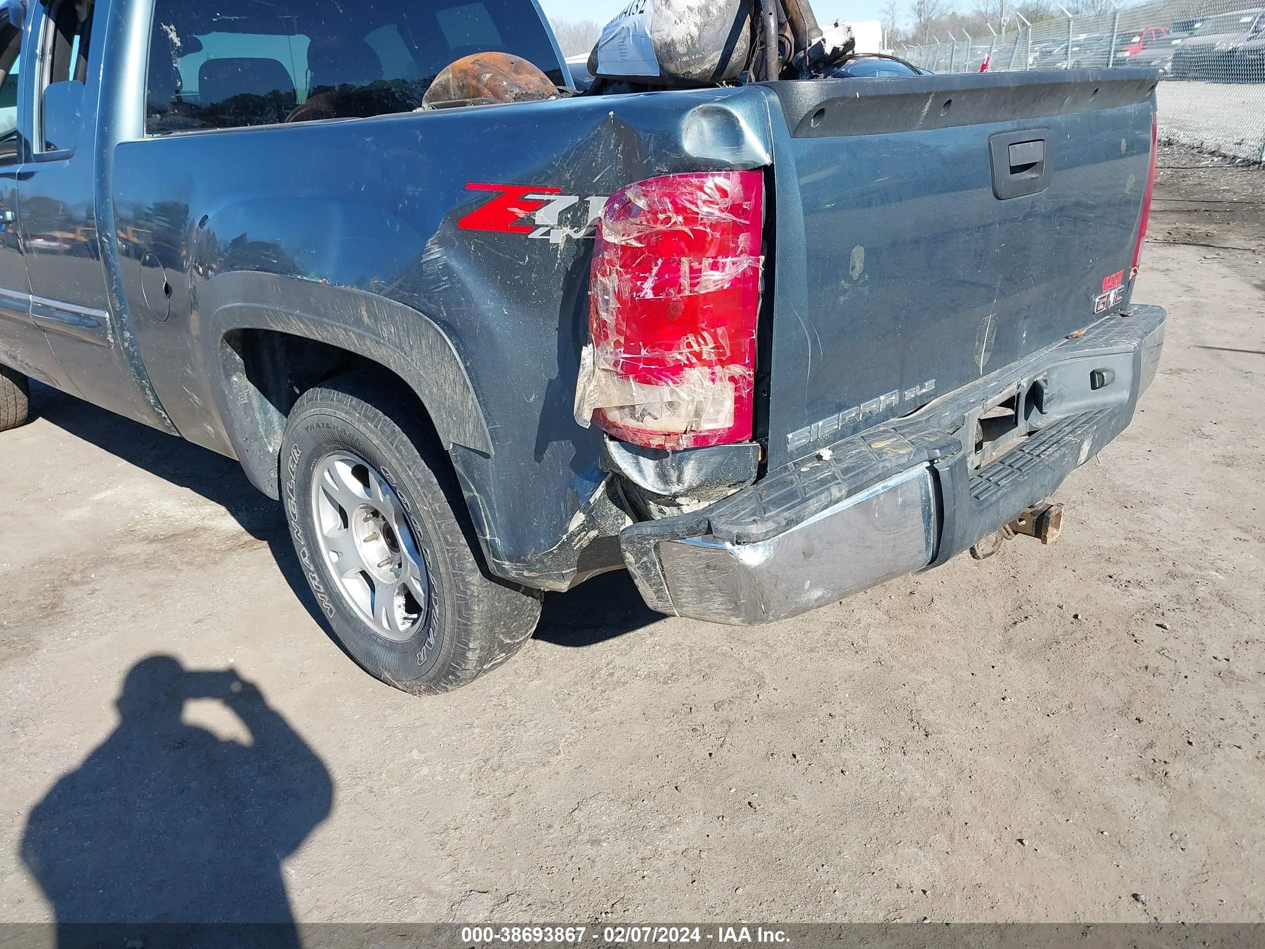 Photo 5 VIN: 1GTEK29J49Z140147 - GMC SIERRA 