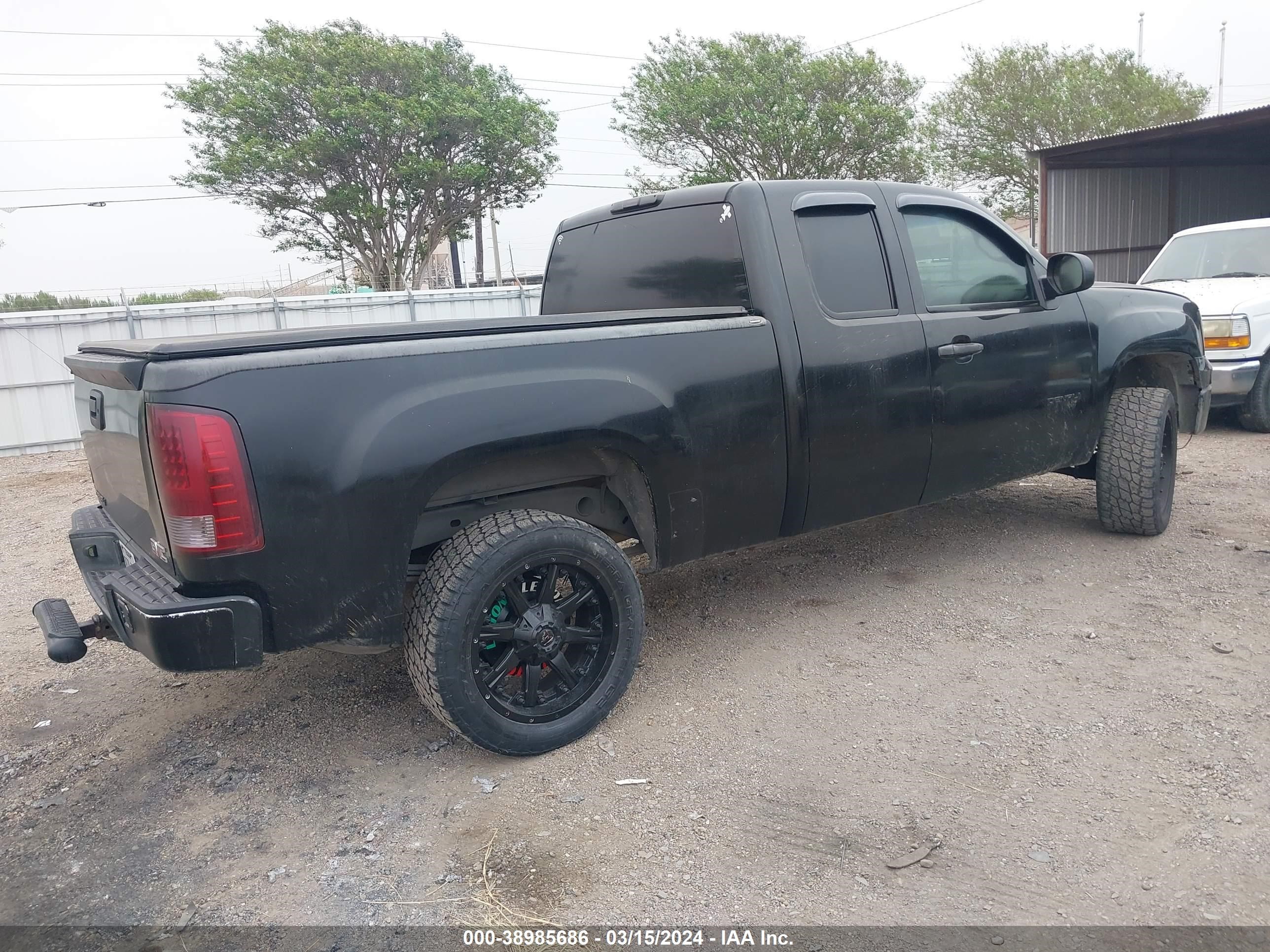 Photo 3 VIN: 1GTEK29J89Z278824 - GMC SIERRA 