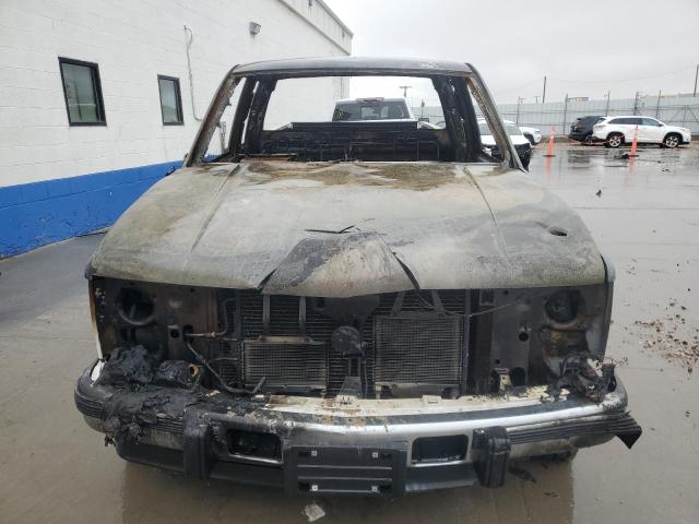 Photo 4 VIN: 1GTFC29S3WE515555 - GMC SIERRA 