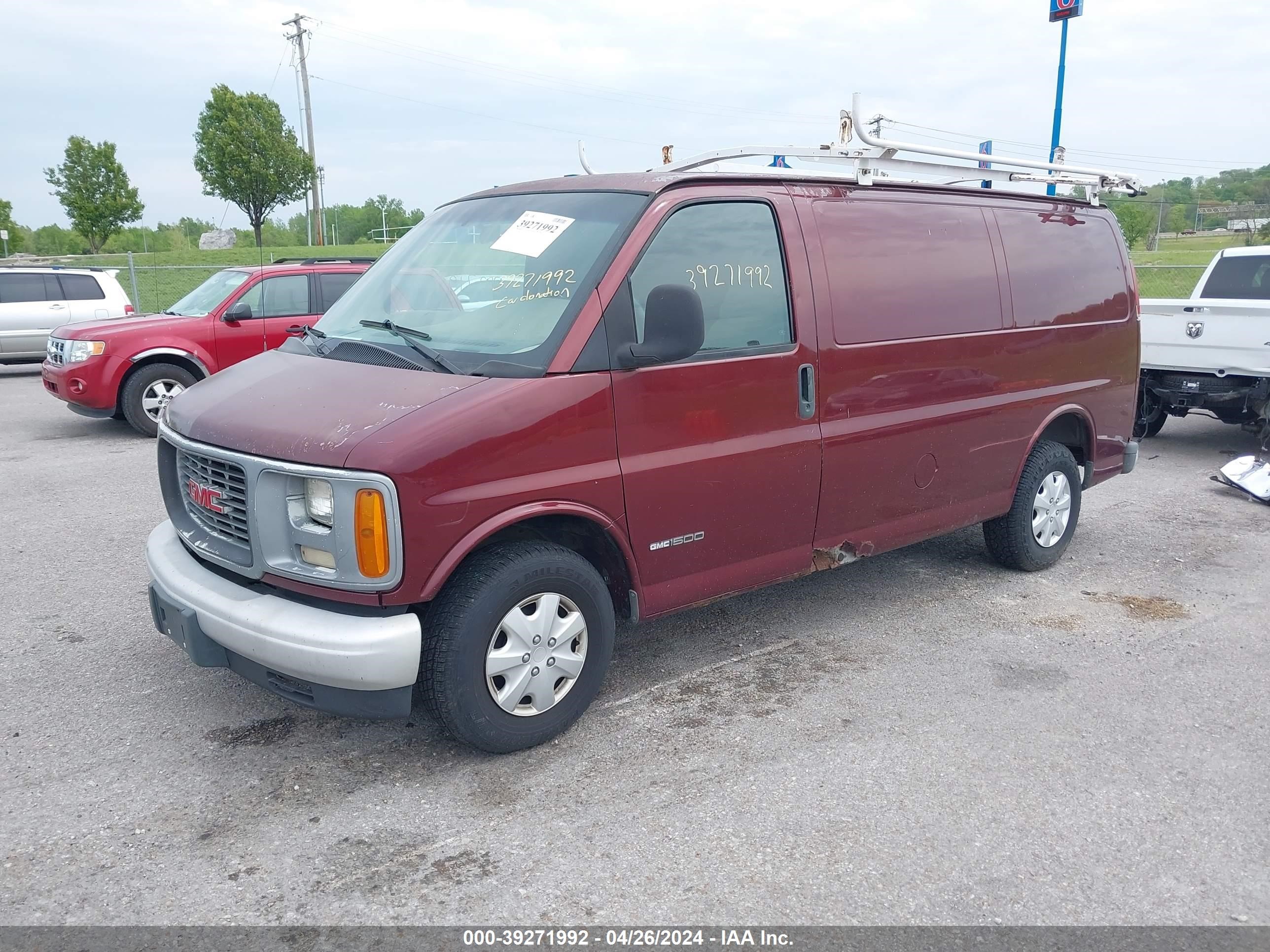 Photo 1 VIN: 1GTFG15R8V1034109 - GMC SAVANA 