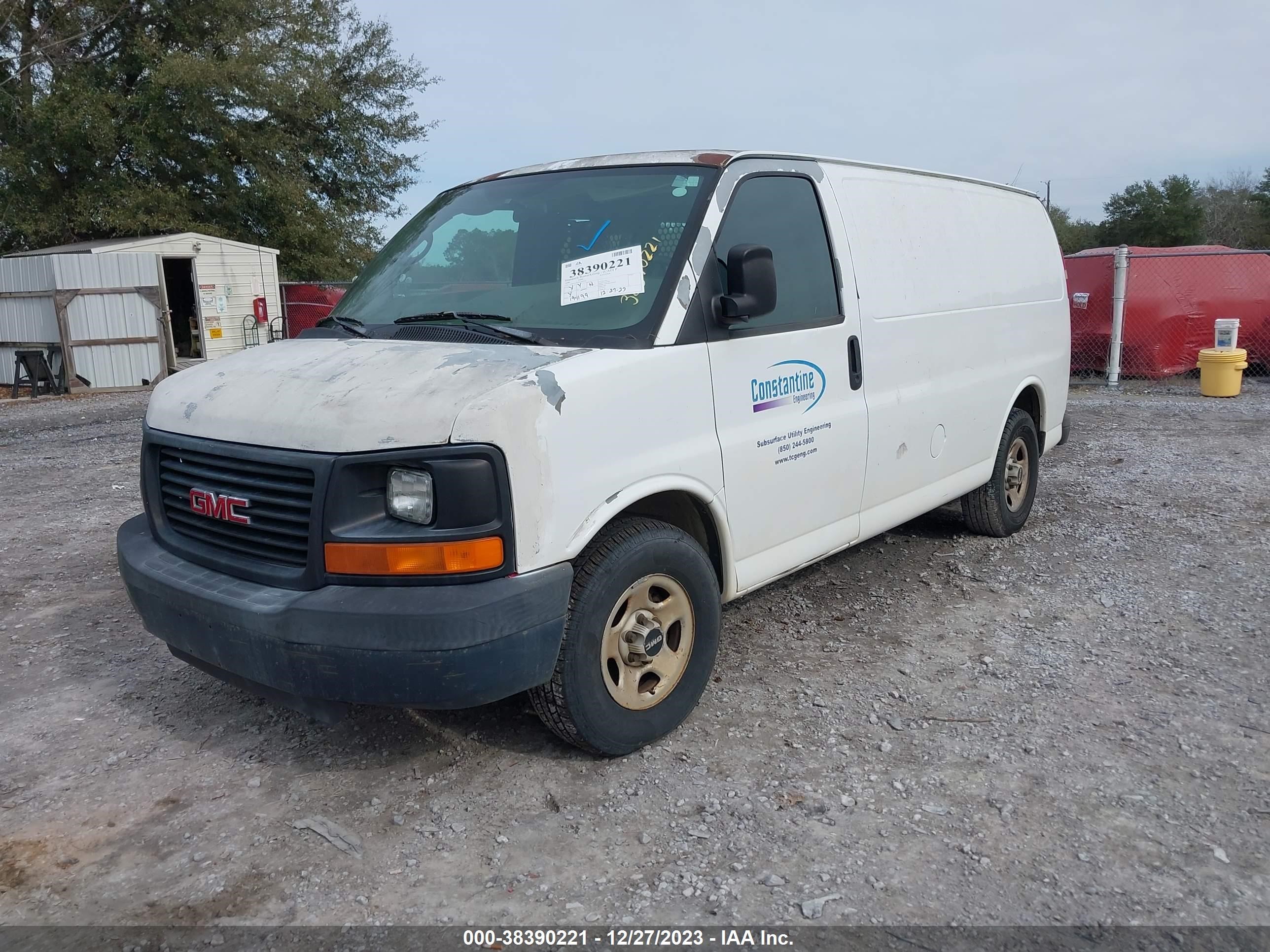 Photo 1 VIN: 1GTFG15X381182459 - GMC SAVANA 