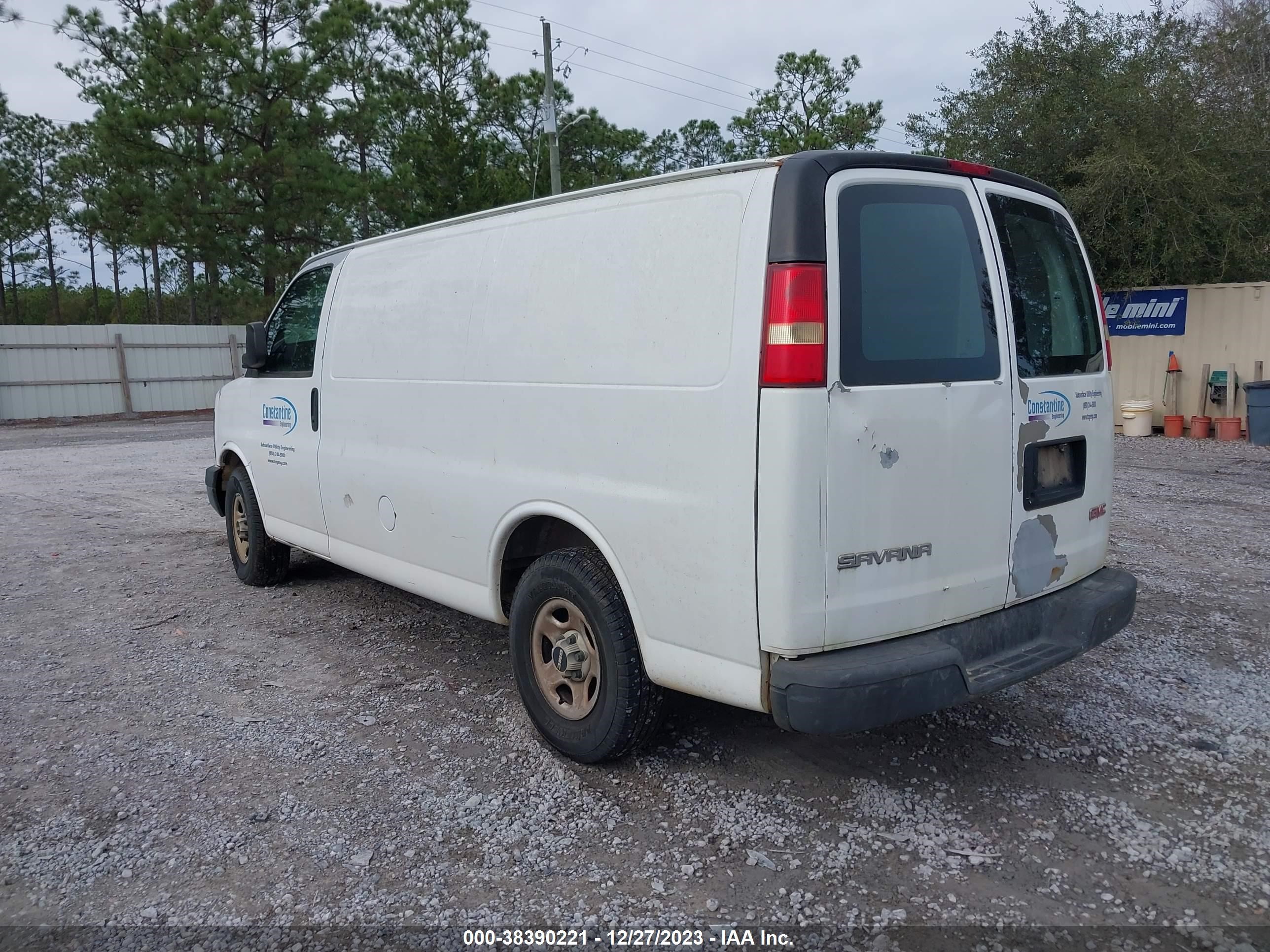 Photo 2 VIN: 1GTFG15X381182459 - GMC SAVANA 