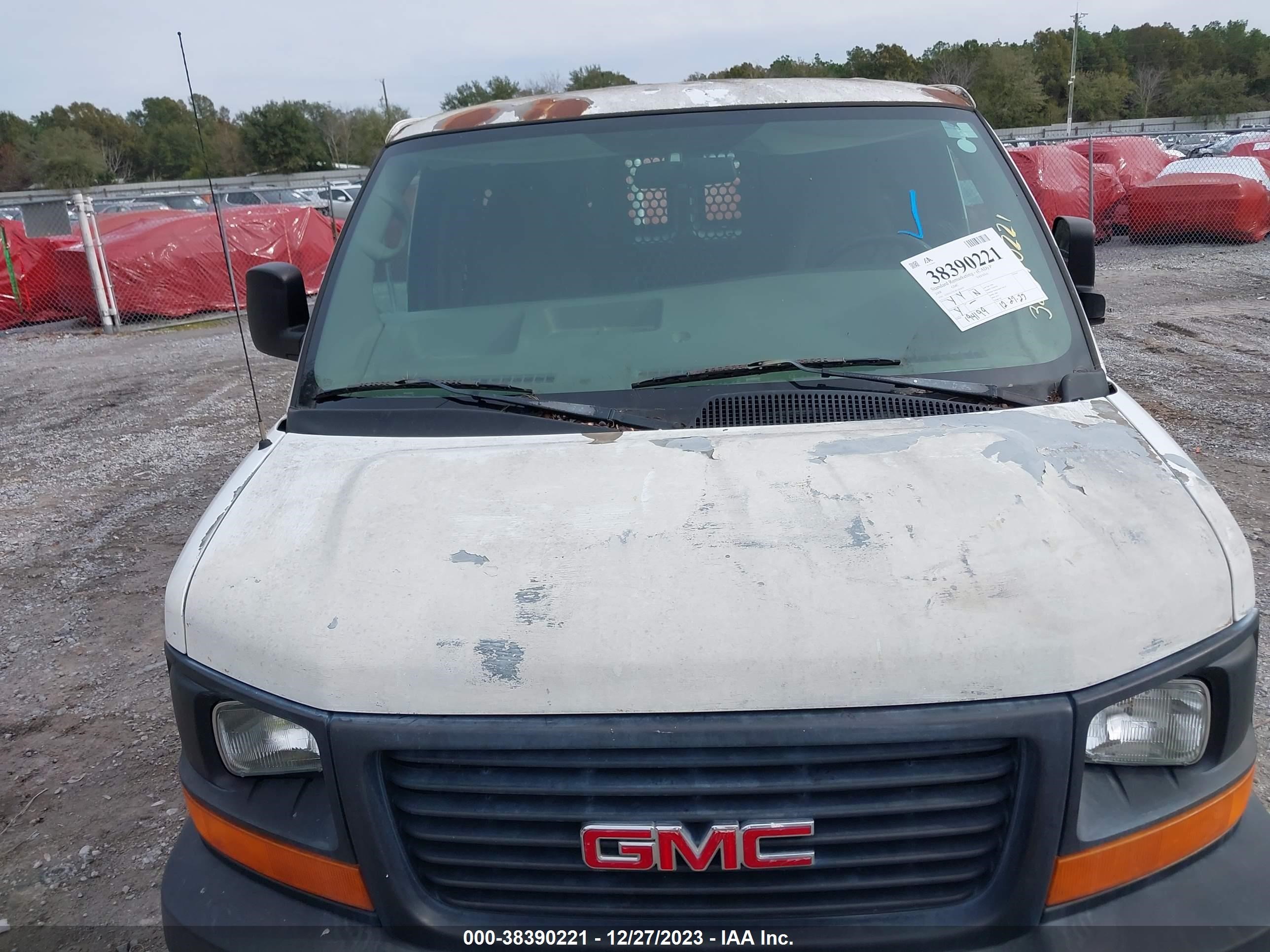 Photo 5 VIN: 1GTFG15X381182459 - GMC SAVANA 