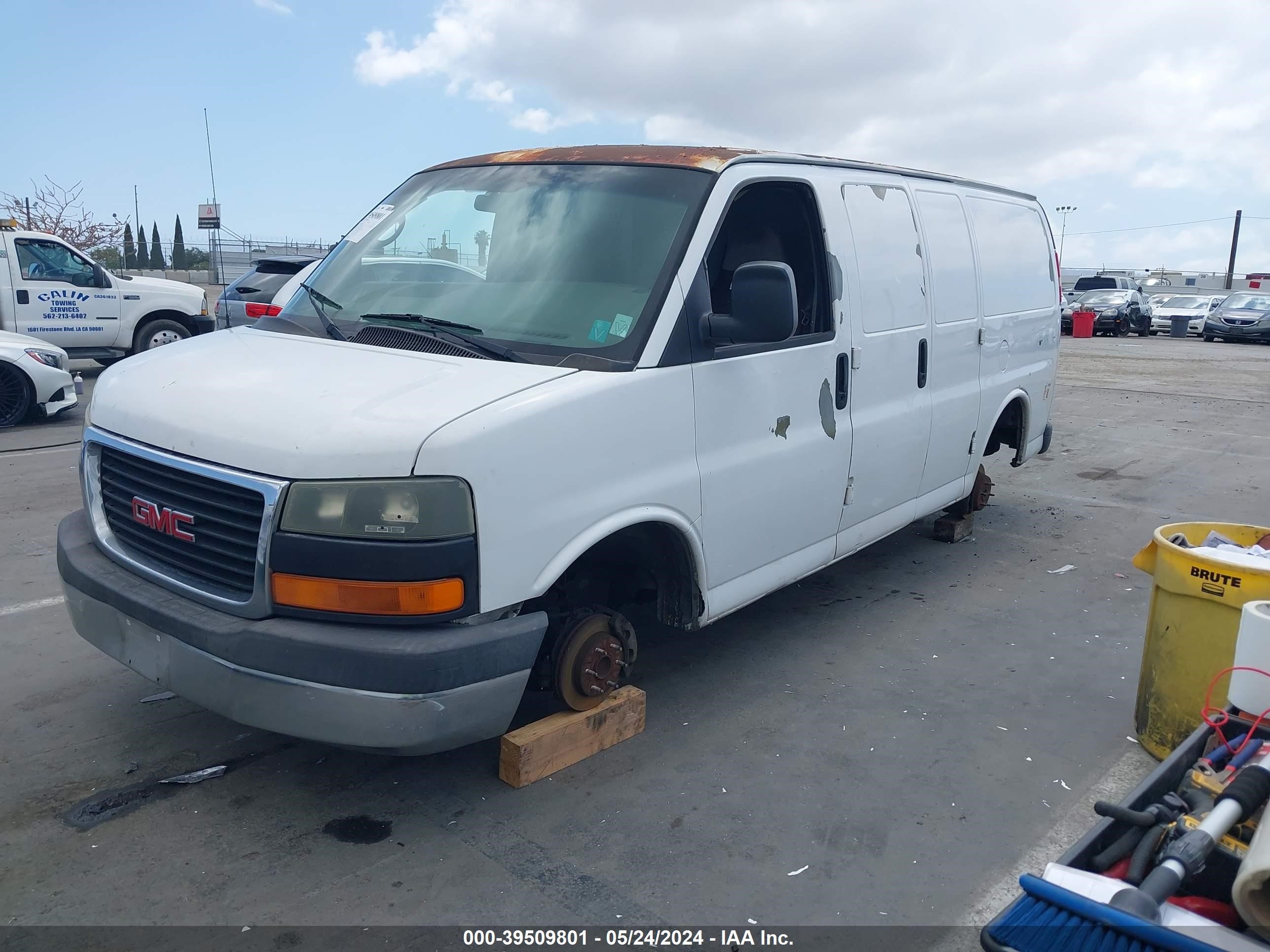 Photo 1 VIN: 1GTFG15X961138088 - GMC SAVANA 