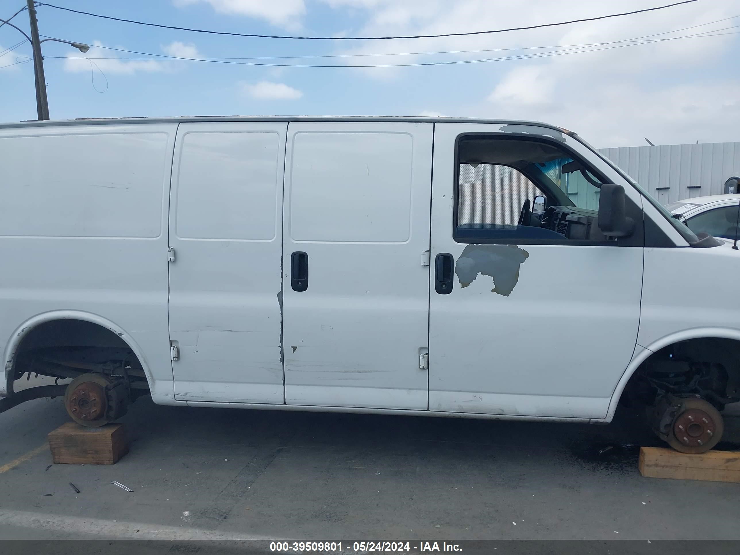 Photo 12 VIN: 1GTFG15X961138088 - GMC SAVANA 