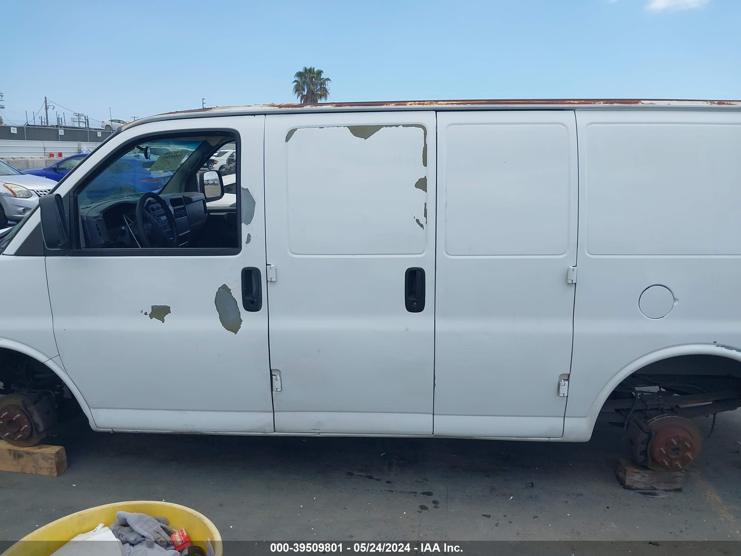 Photo 13 VIN: 1GTFG15X961138088 - GMC SAVANA 