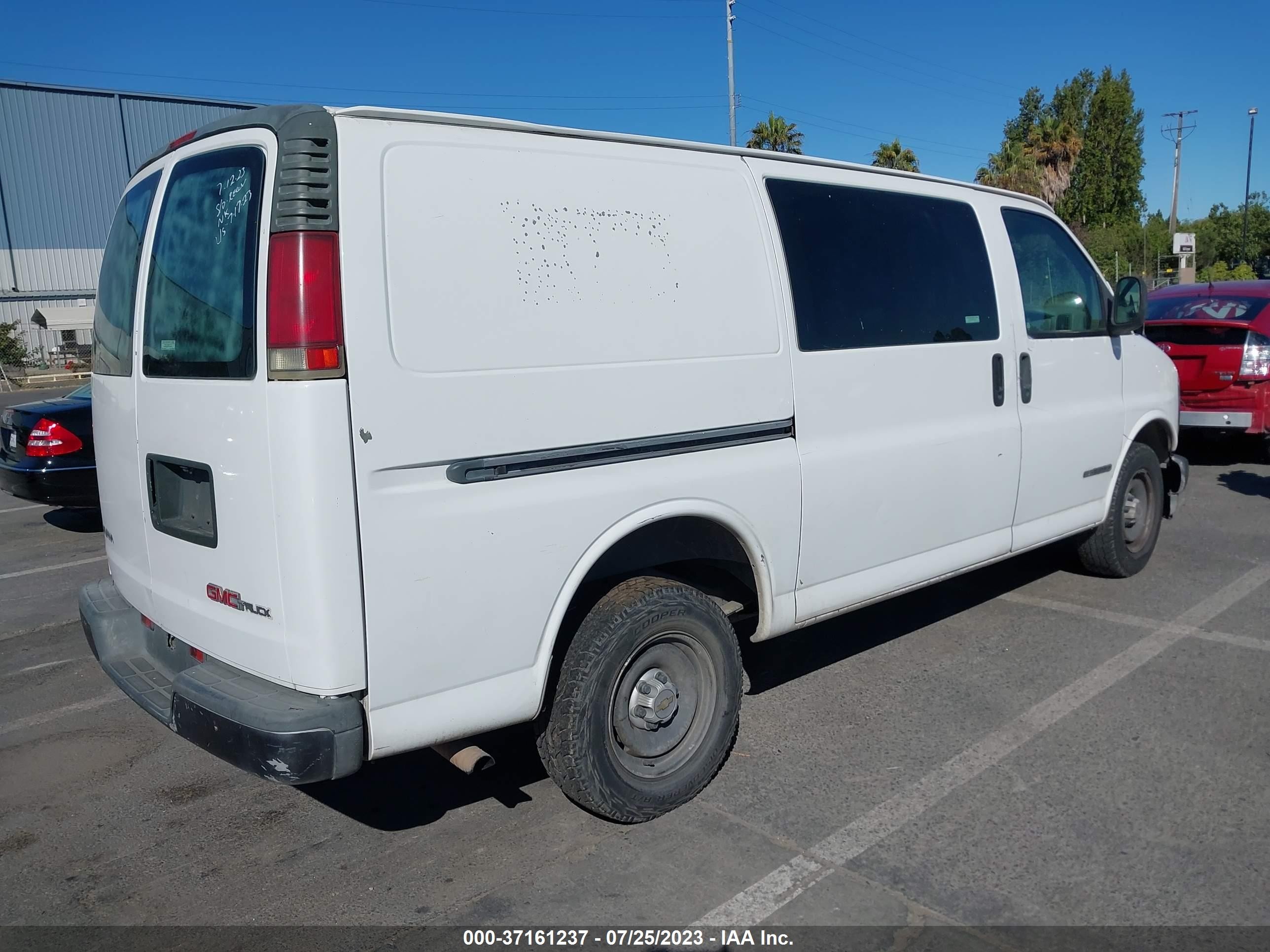 Photo 3 VIN: 1GTFG25M1T1032886 - GMC SAVANA 