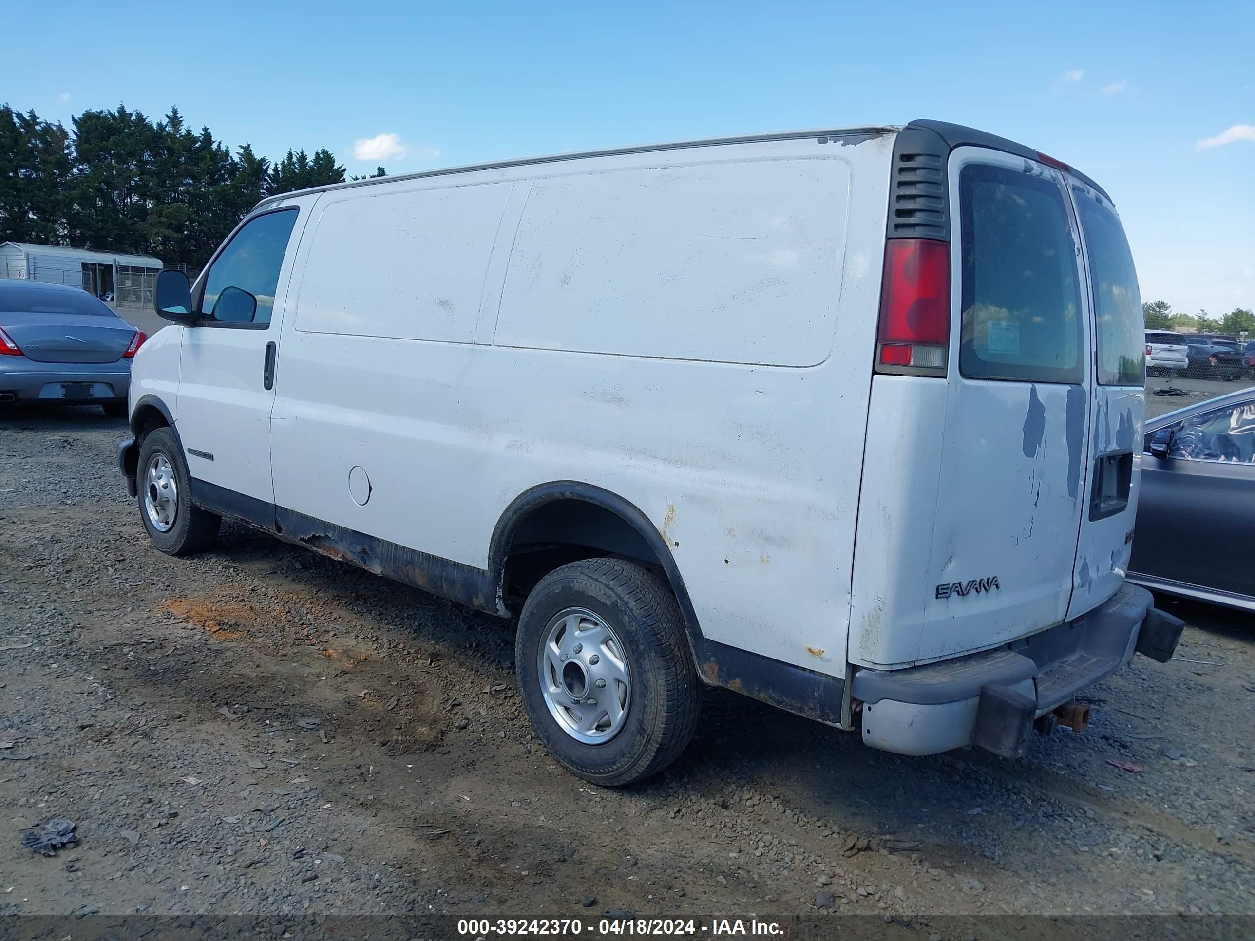 Photo 2 VIN: 1GTFG25M6Y1901344 - GMC SAVANA 