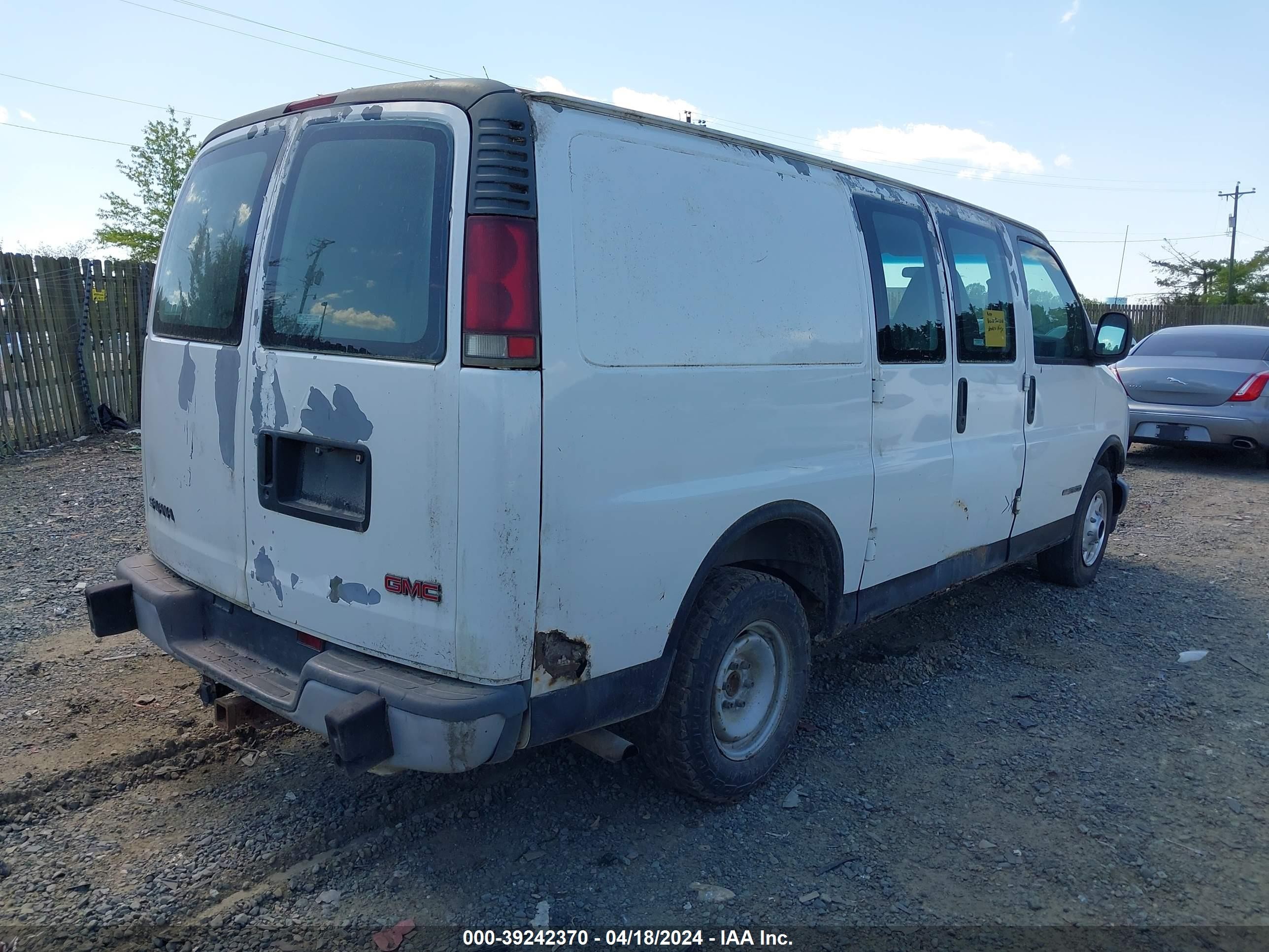 Photo 3 VIN: 1GTFG25M6Y1901344 - GMC SAVANA 