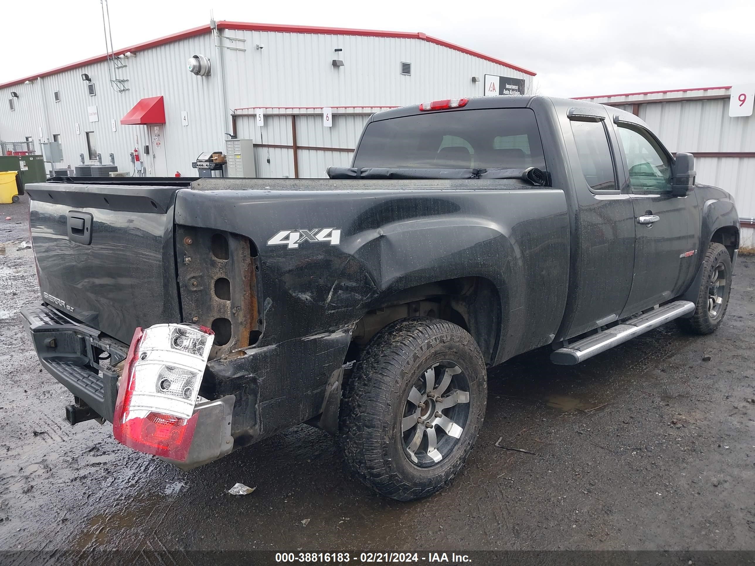 Photo 3 VIN: 1GTFK19Y57Z531722 - GMC SIERRA 