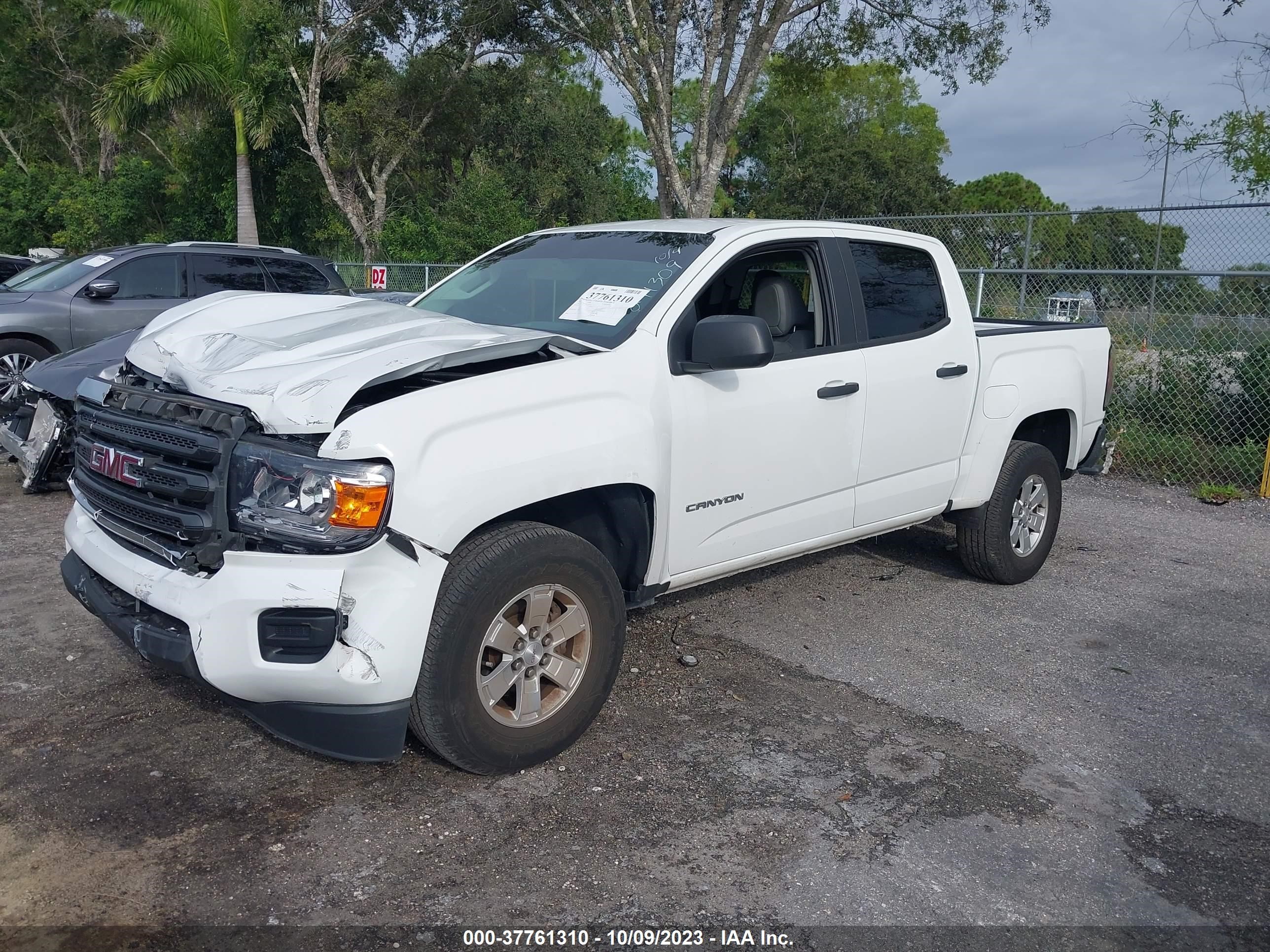 Photo 1 VIN: 1GTG5BEA2L1223426 - GMC CANYON 