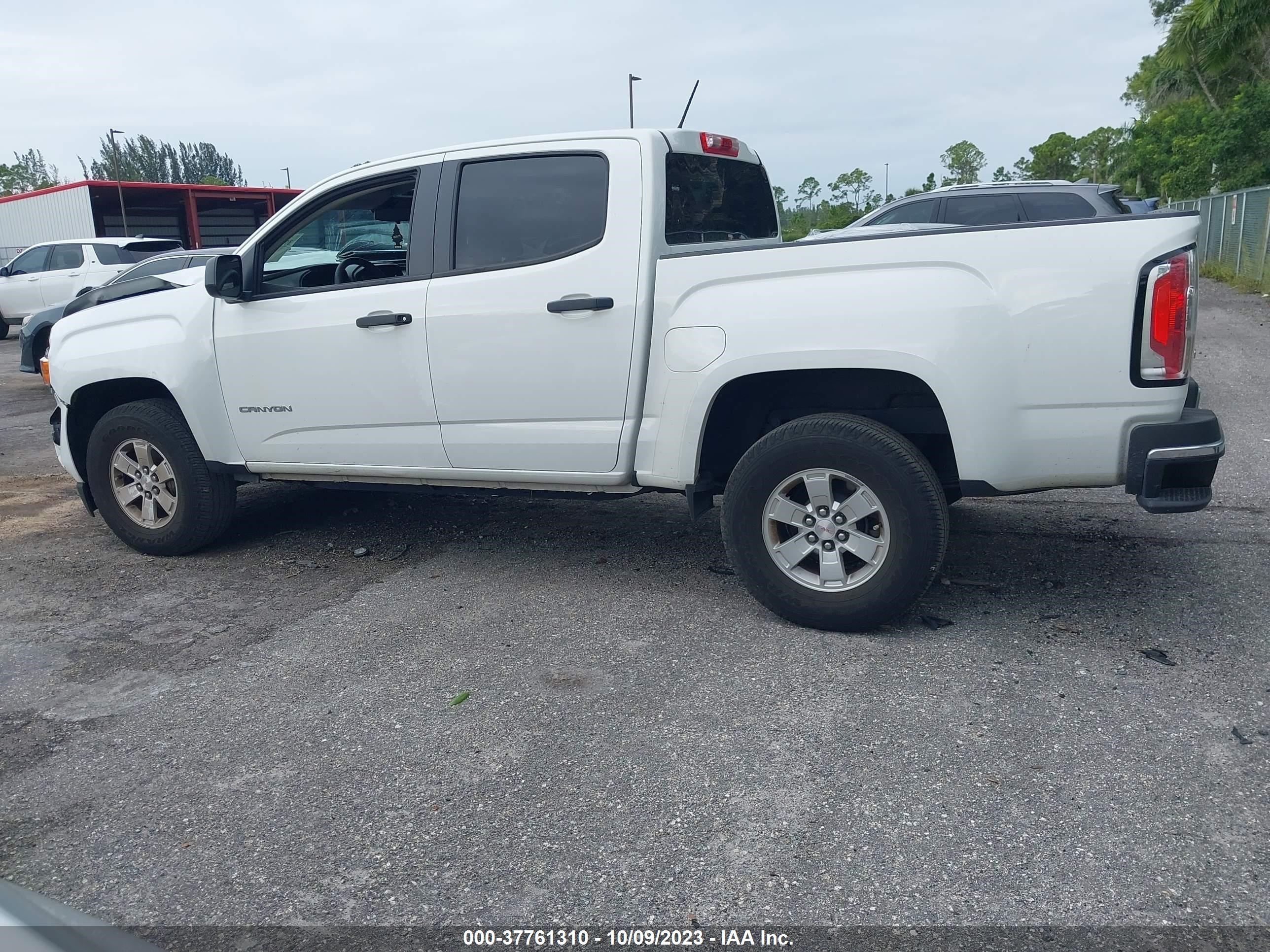 Photo 13 VIN: 1GTG5BEA2L1223426 - GMC CANYON 