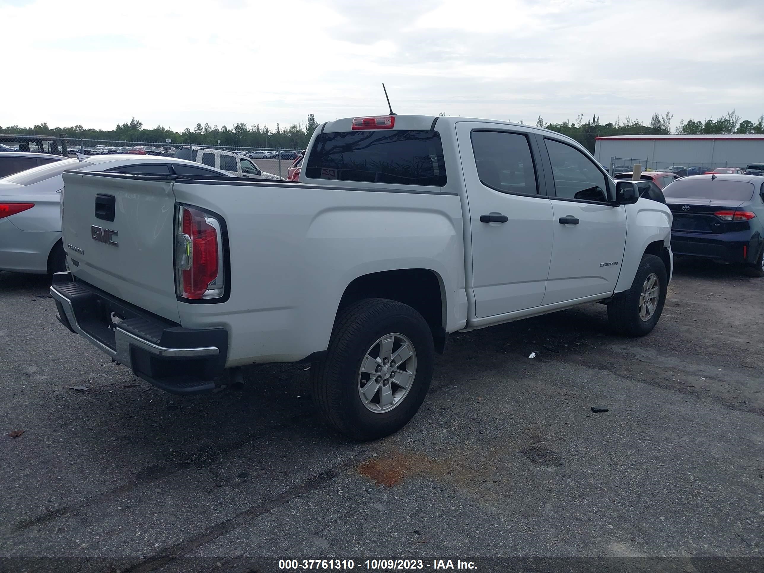 Photo 3 VIN: 1GTG5BEA2L1223426 - GMC CANYON 