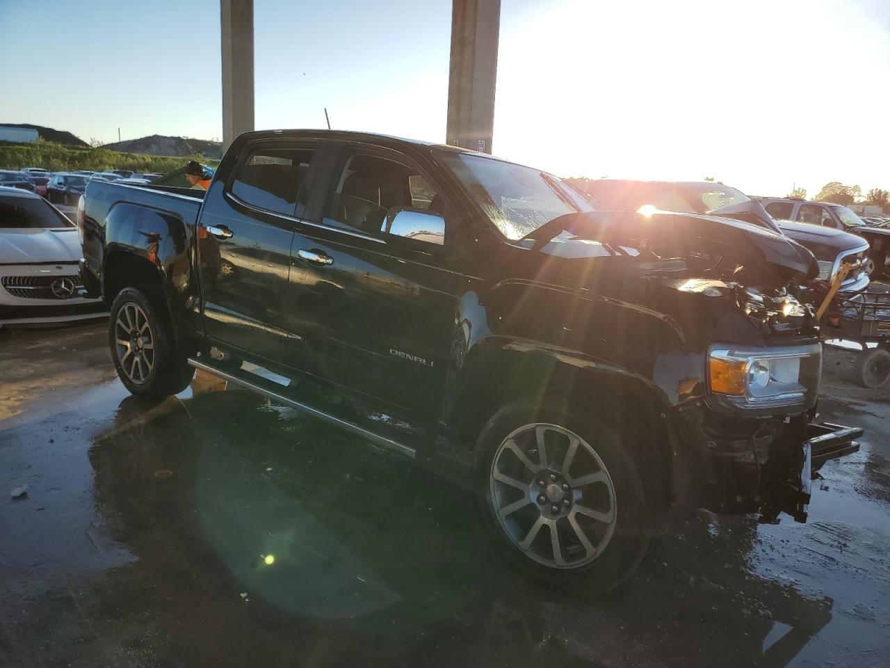 Photo 3 VIN: 1GTG5EEN4J1313131 - GMC CANYON 