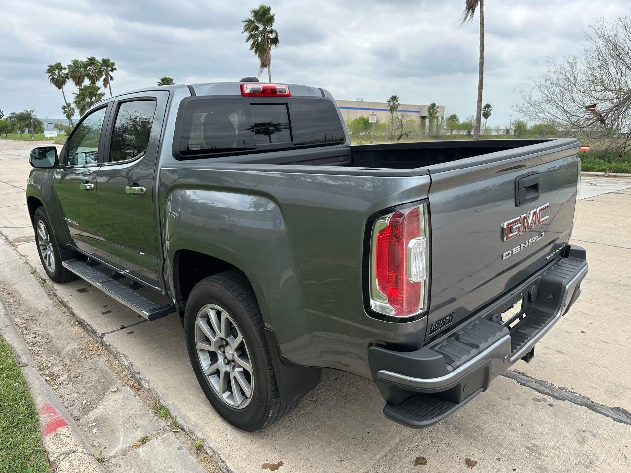 Photo 2 VIN: 1GTG6EEN6M1120898 - GMC CANYON 