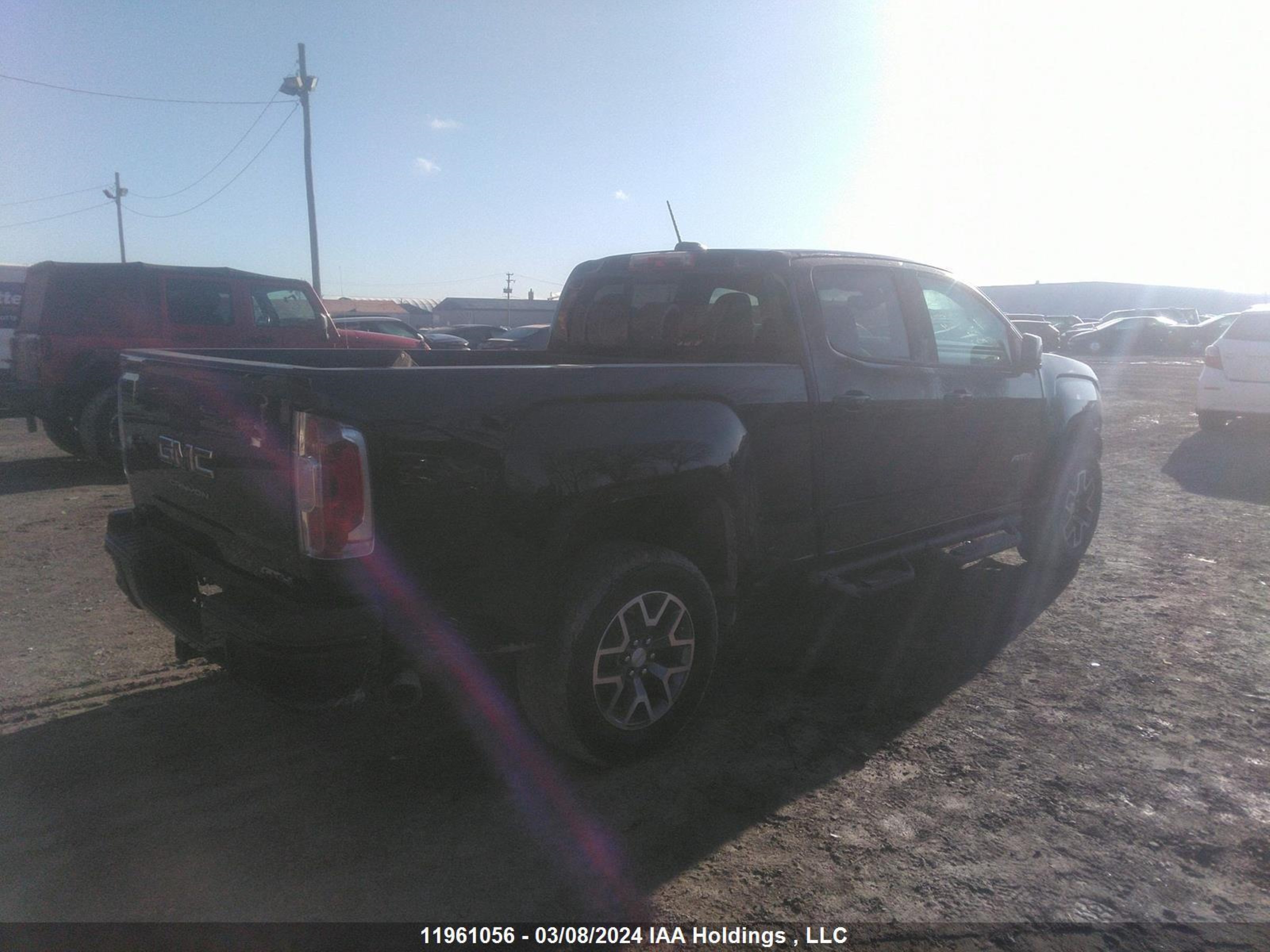 Photo 3 VIN: 1GTG6FEN0N1295364 - GMC CANYON 