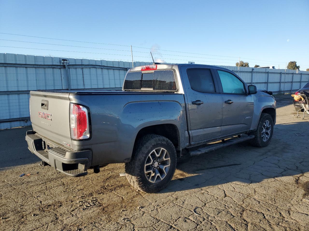 Photo 2 VIN: 1GTG6FEN2N1187750 - GMC CANYON 