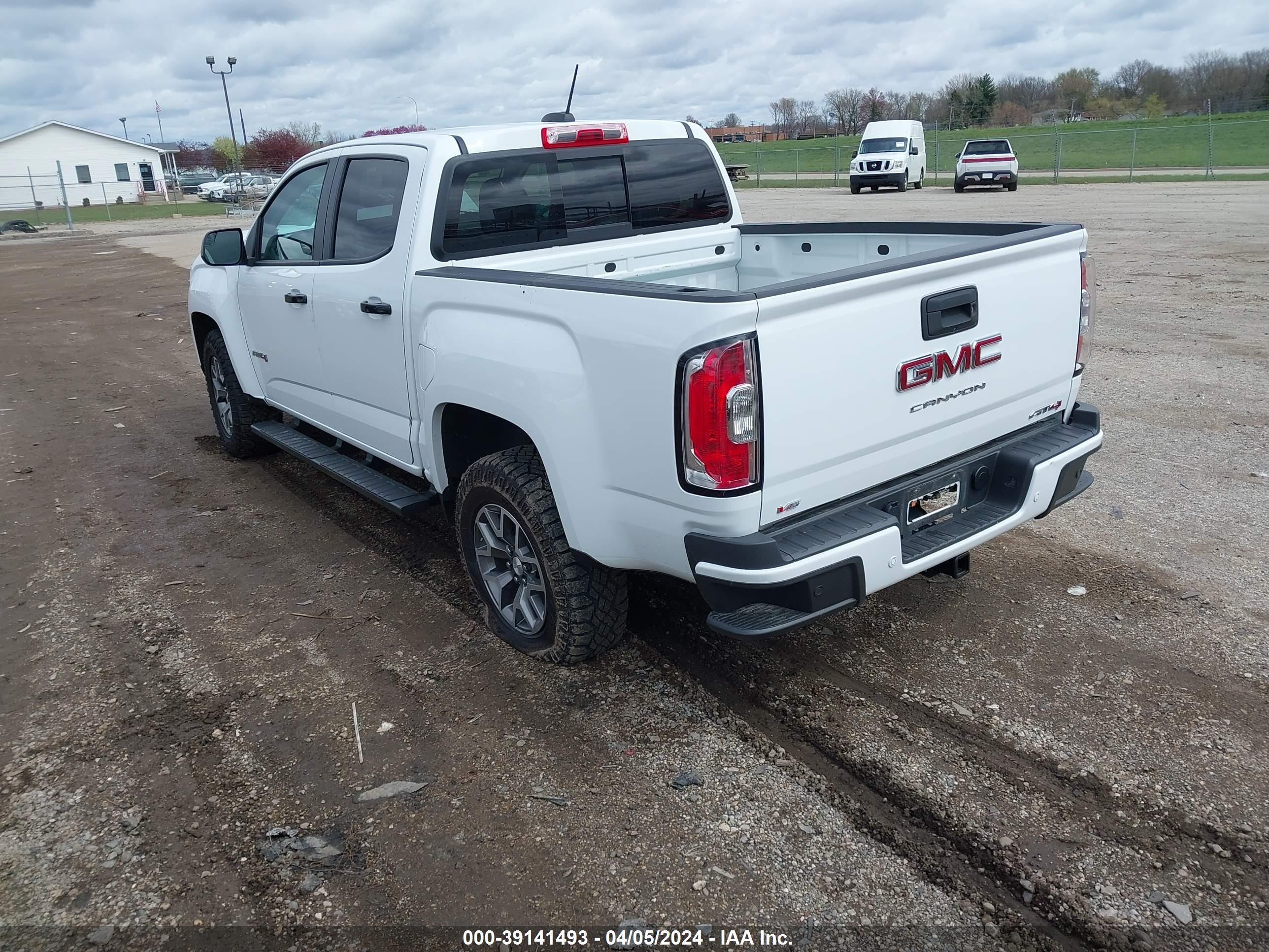 Photo 2 VIN: 1GTG6FEN2N1238888 - GMC CANYON 