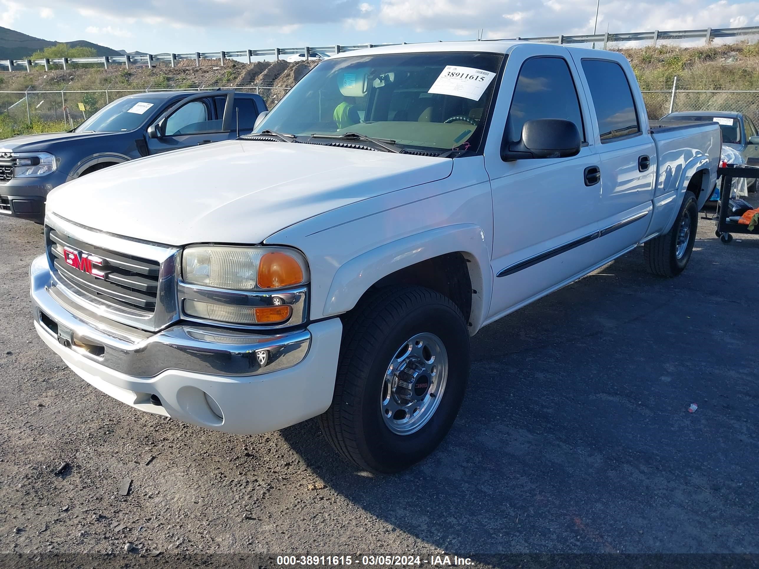 Photo 1 VIN: 1GTGC13U13F218170 - GMC SIERRA 