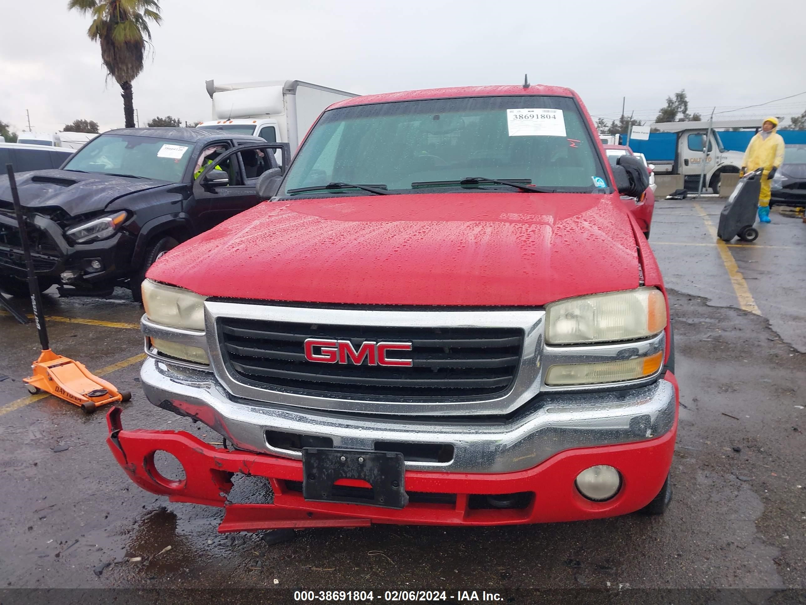 Photo 11 VIN: 1GTGC13U27F104572 - GMC SIERRA 