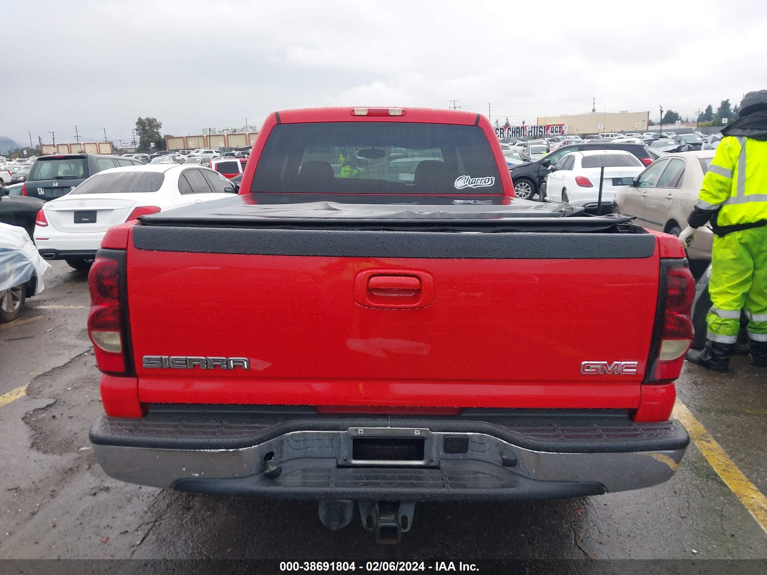 Photo 15 VIN: 1GTGC13U27F104572 - GMC SIERRA 