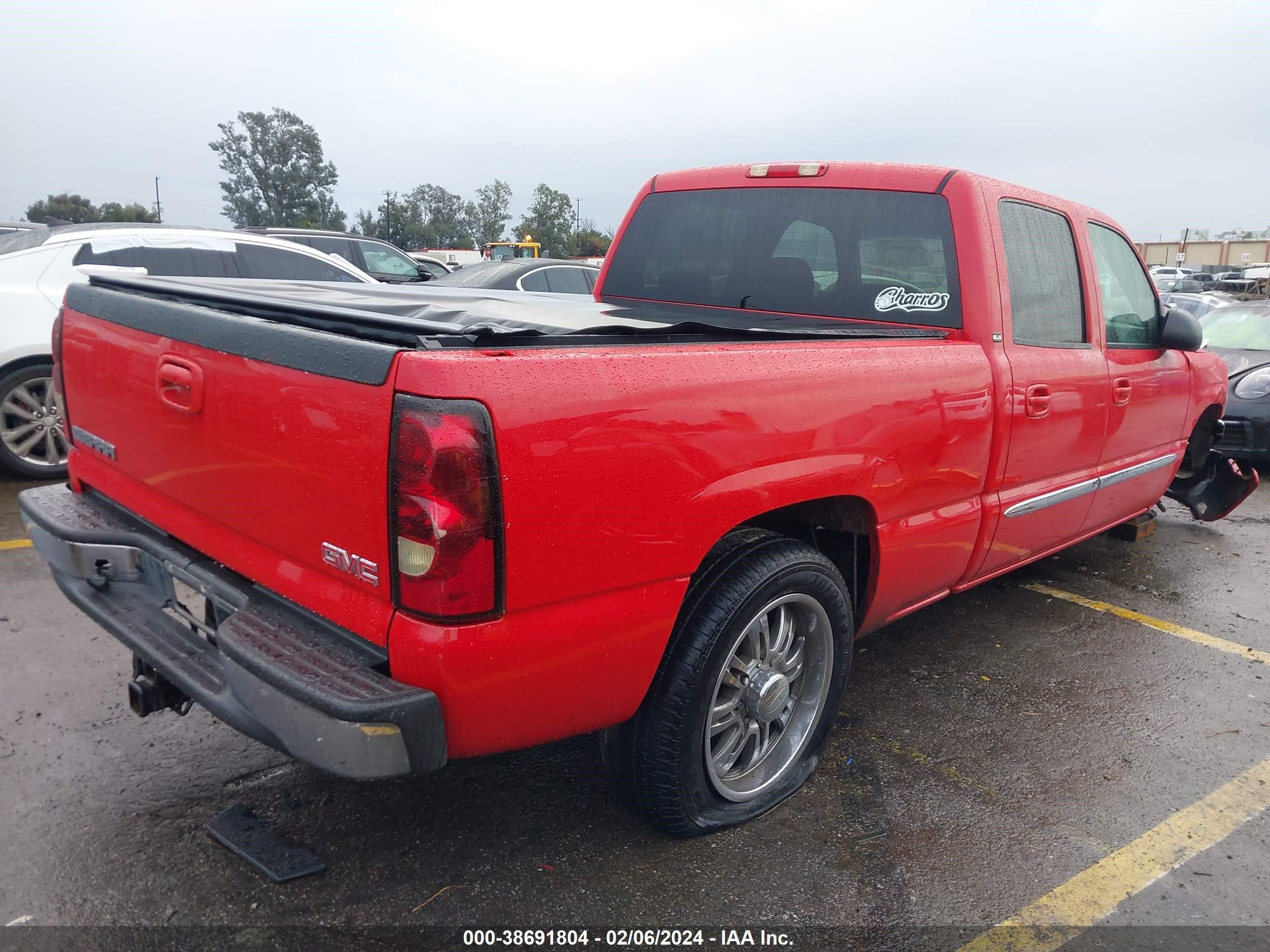 Photo 3 VIN: 1GTGC13U27F104572 - GMC SIERRA 