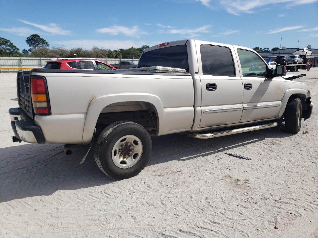 Photo 2 VIN: 1GTGC13U55F908734 - GMC SIERRA 