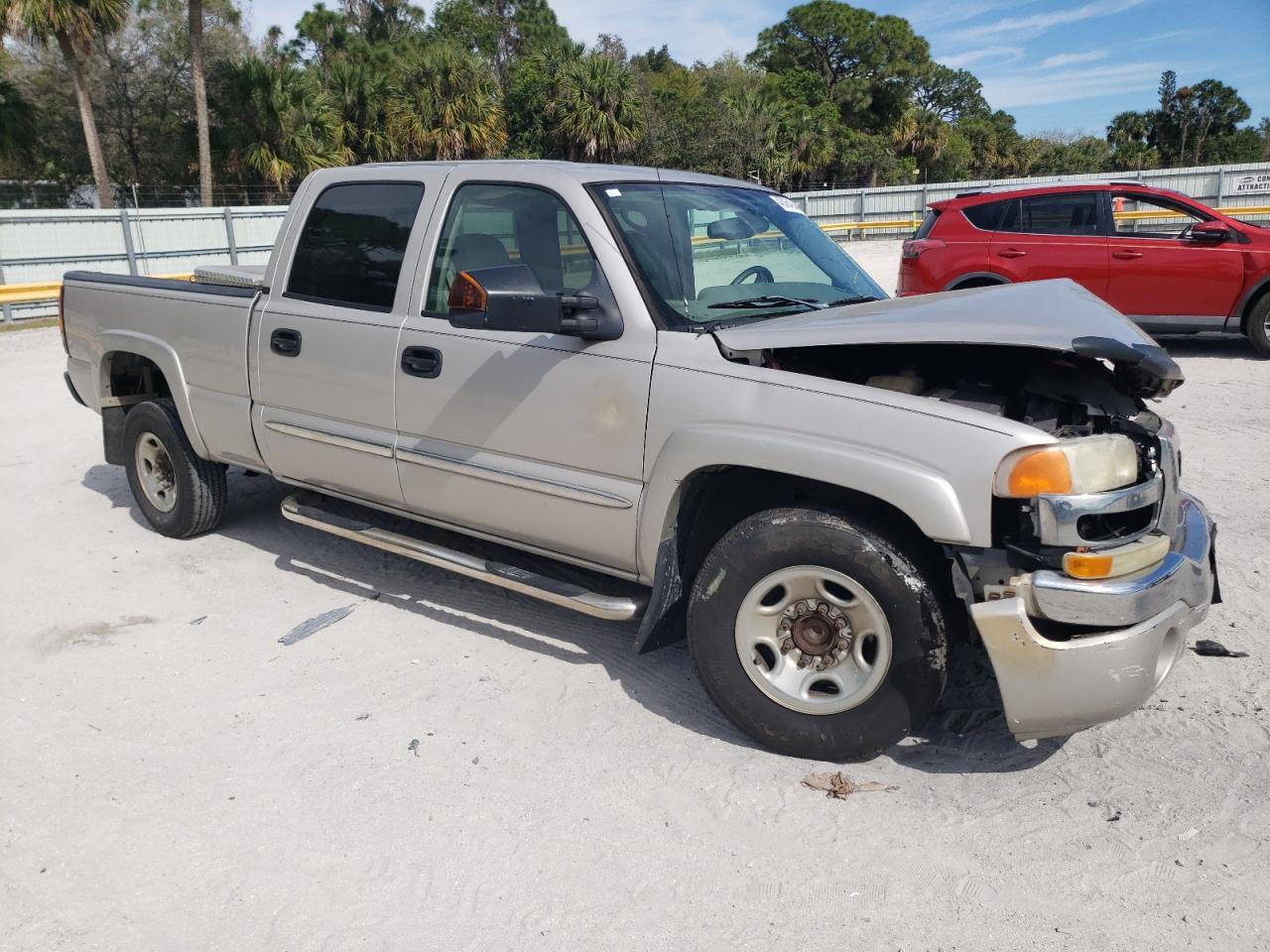 Photo 3 VIN: 1GTGC13U55F908734 - GMC SIERRA 