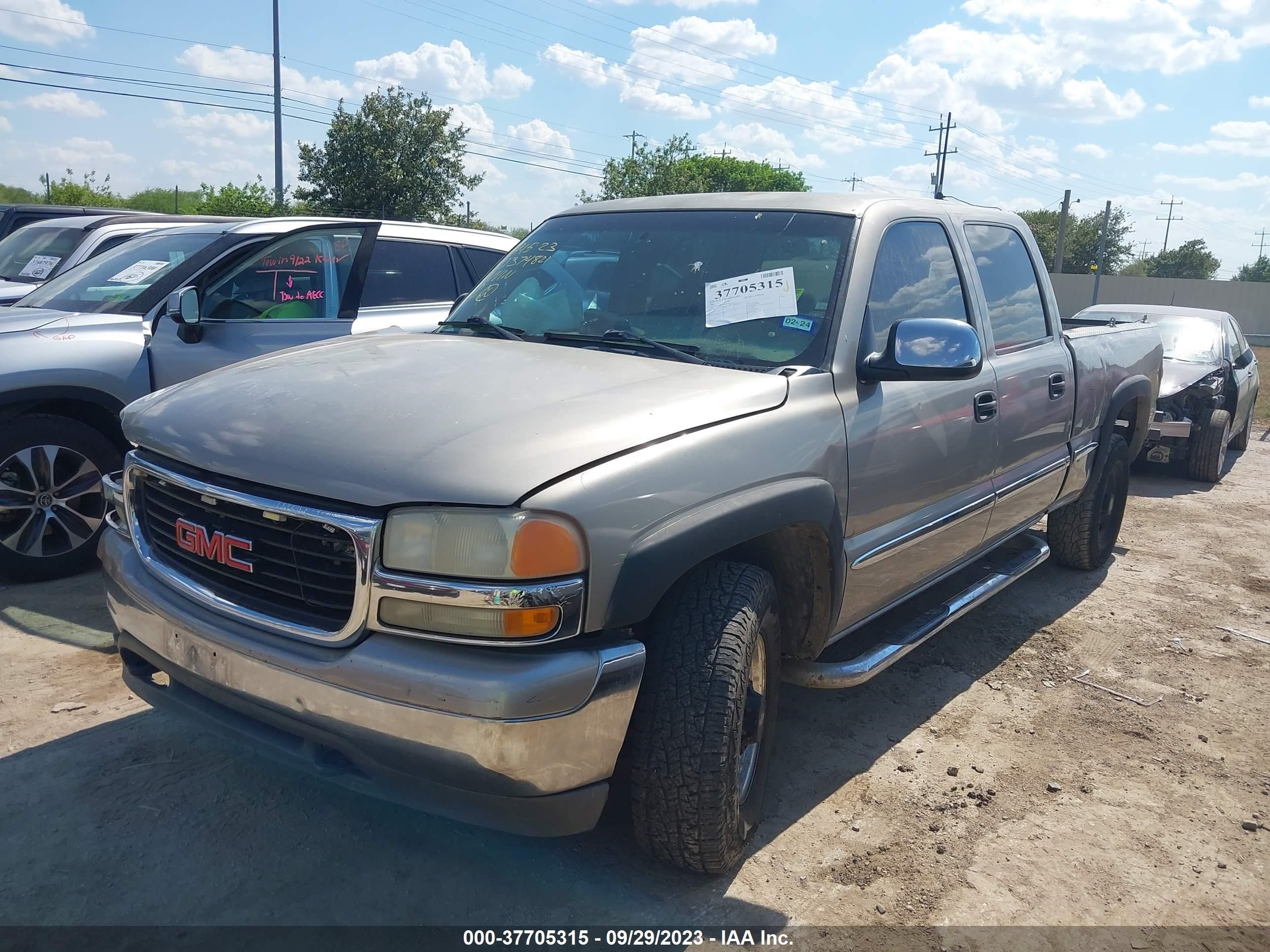 Photo 1 VIN: 1GTGC13U61F169531 - GMC SIERRA 