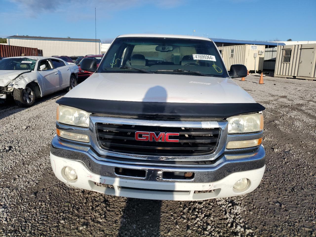 Photo 4 VIN: 1GTGC13U95F812377 - GMC SIERRA 