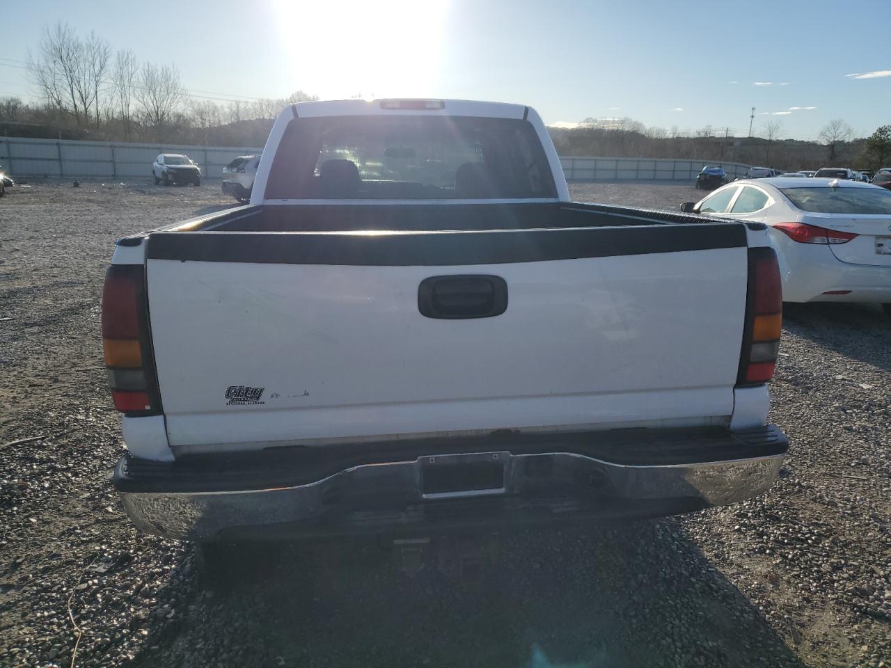 Photo 5 VIN: 1GTGC13U95F812377 - GMC SIERRA 