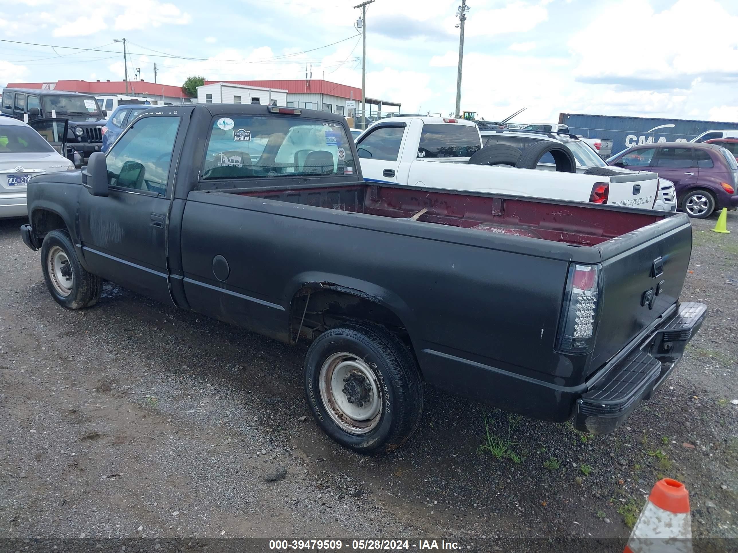 Photo 2 VIN: 1GTGC24F4SE528937 - GMC SIERRA 