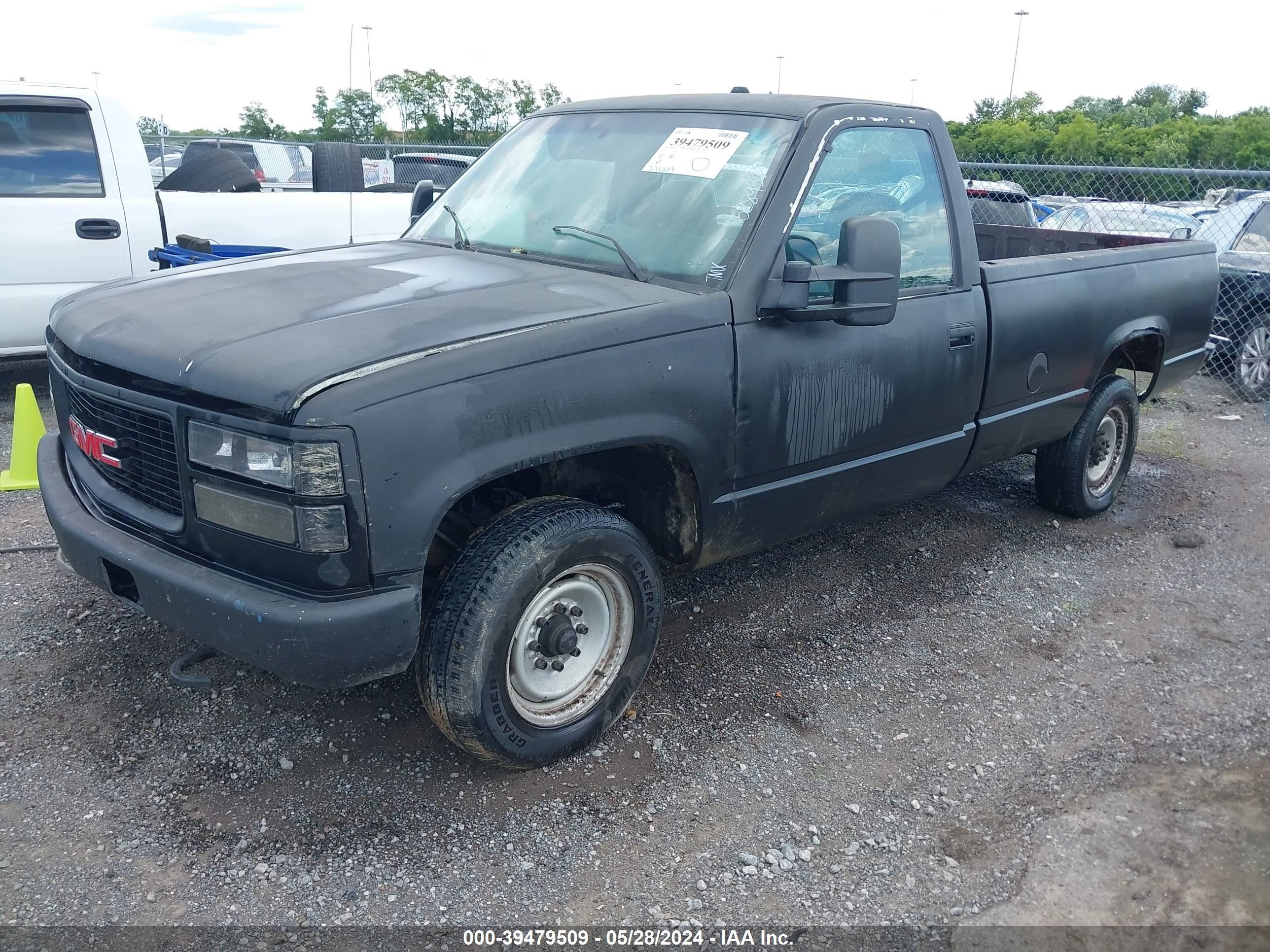 Photo 5 VIN: 1GTGC24F4SE528937 - GMC SIERRA 