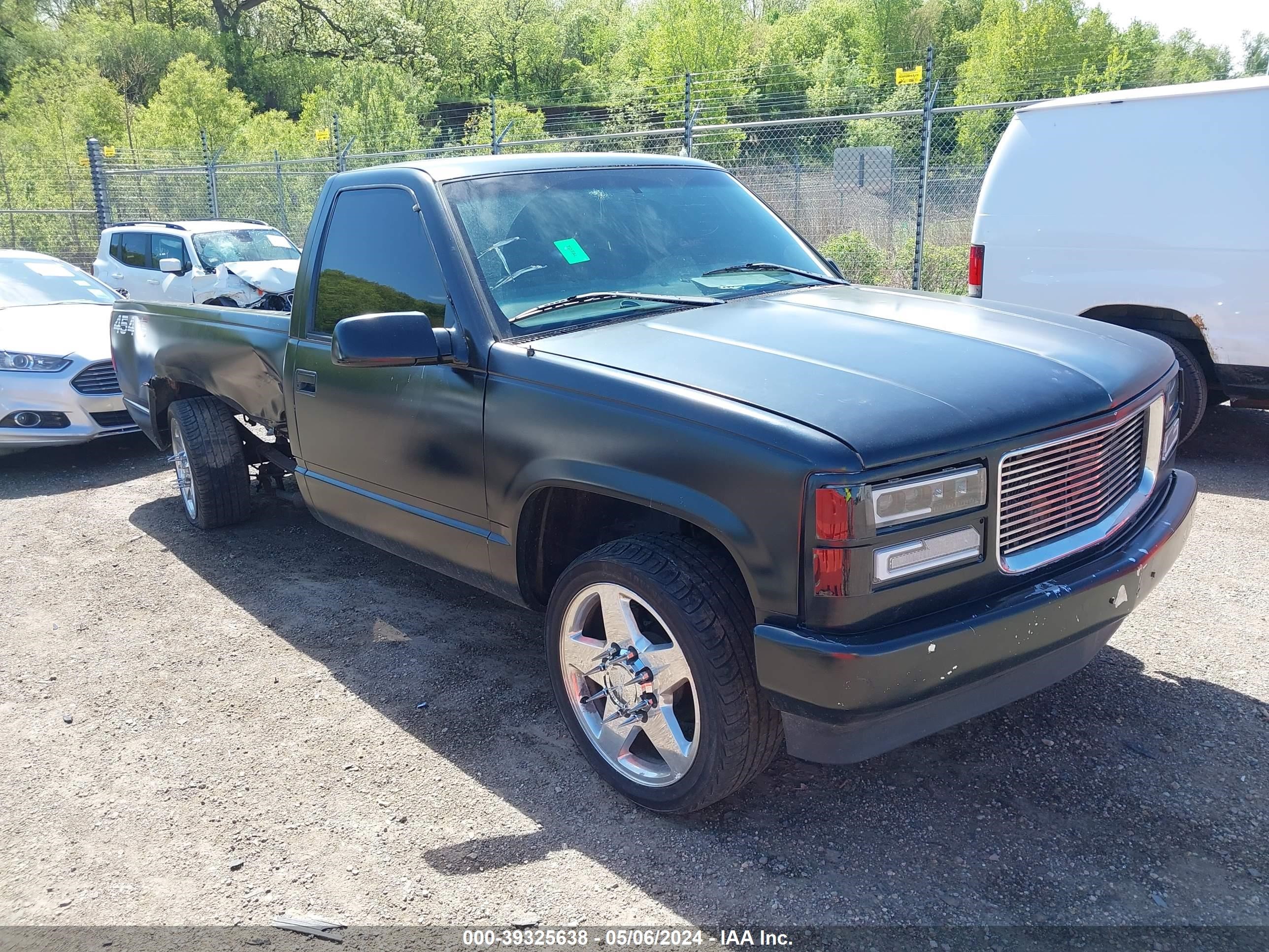 Photo 0 VIN: 1GTGC24J9VZ514579 - GMC NULL 