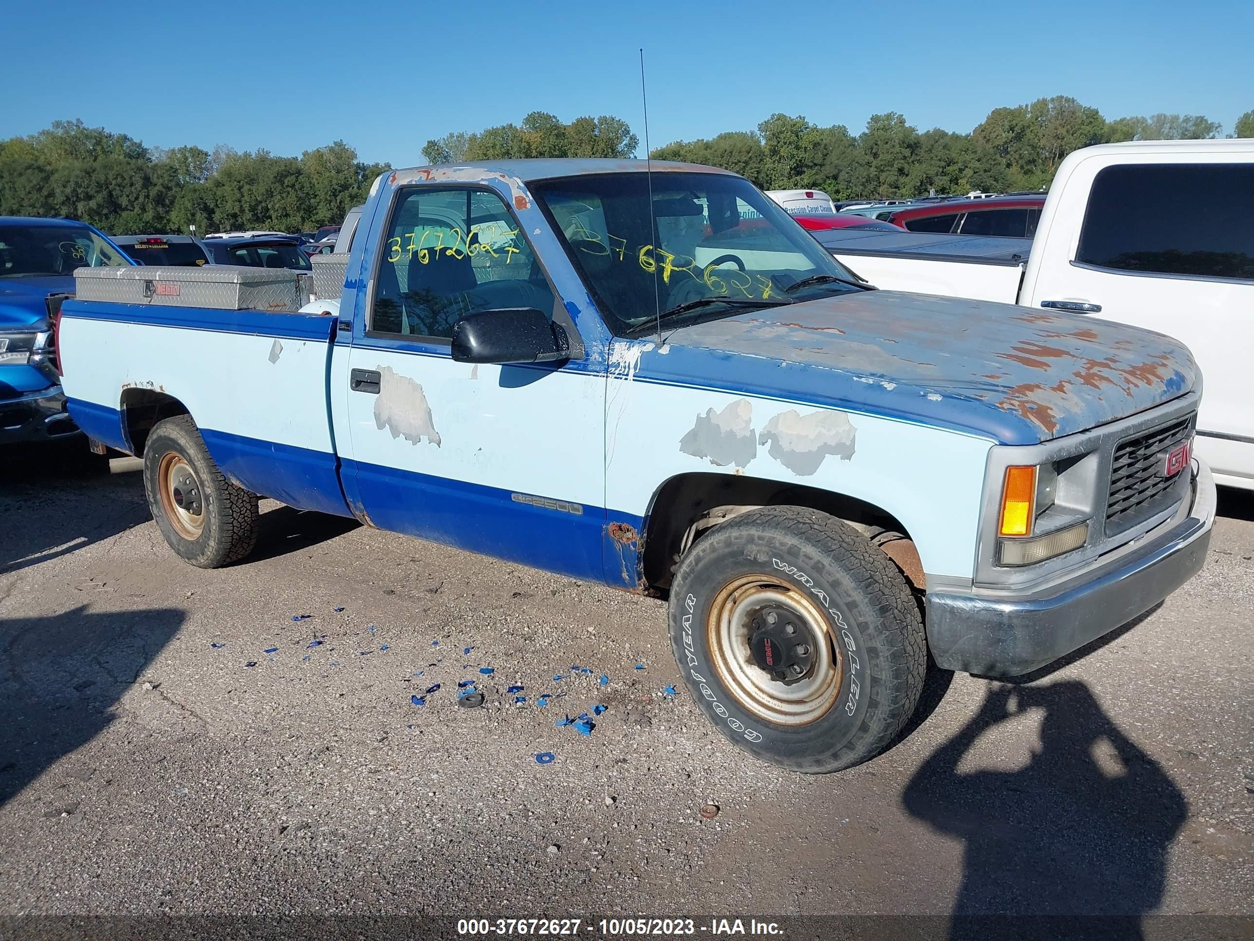 Photo 0 VIN: 1GTGC24K8SZ547321 - GMC SIERRA 