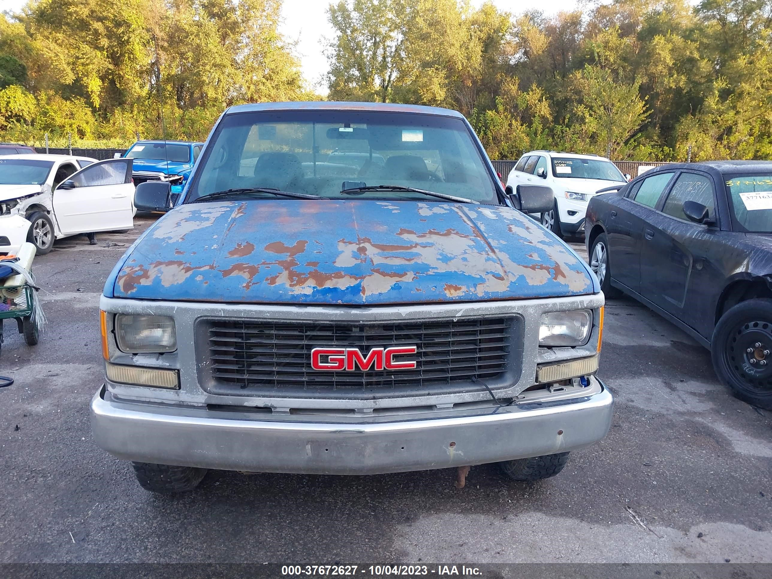 Photo 5 VIN: 1GTGC24K8SZ547321 - GMC SIERRA 