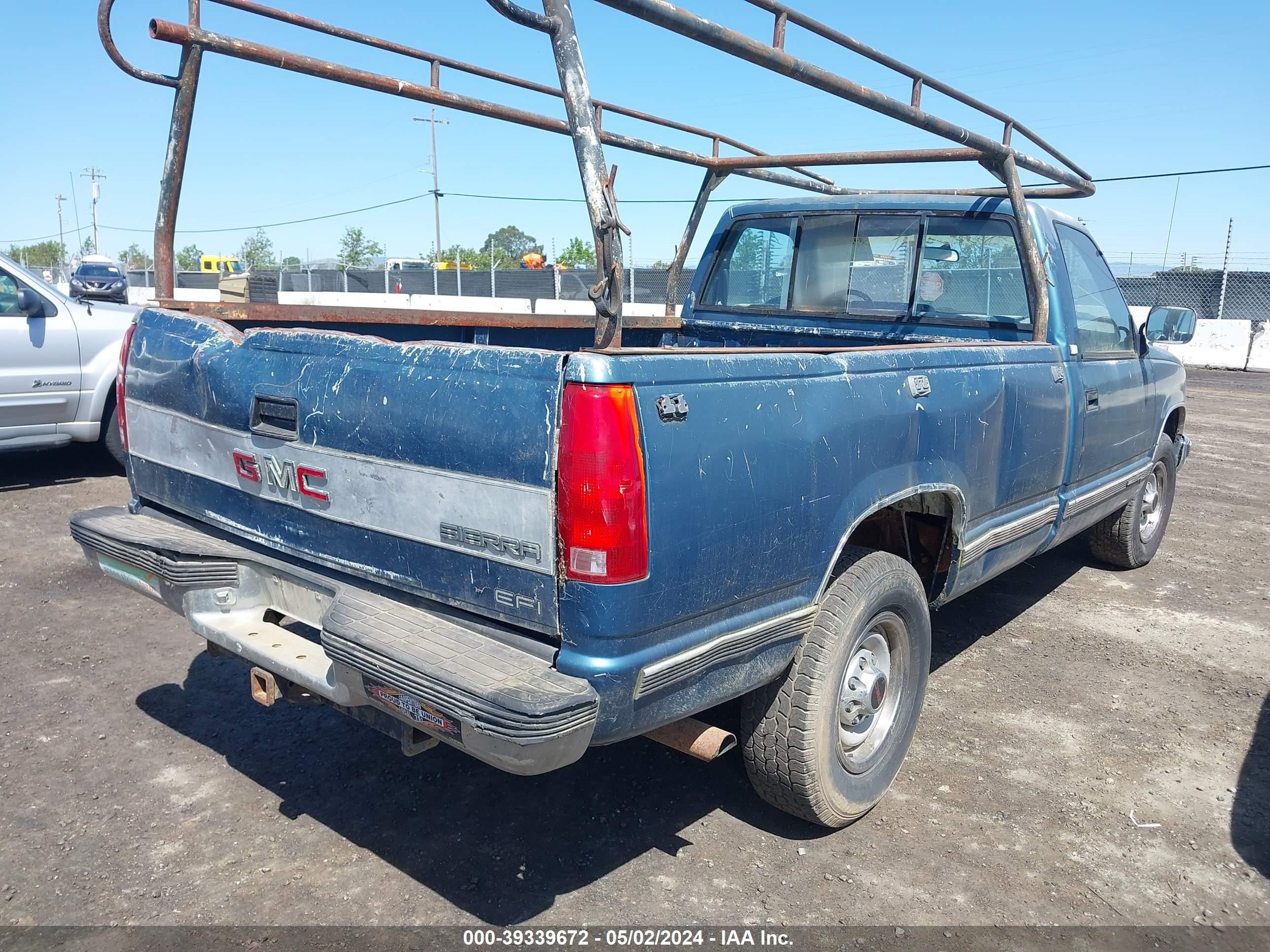 Photo 3 VIN: 1GTGC24N8ME544648 - GMC SIERRA 