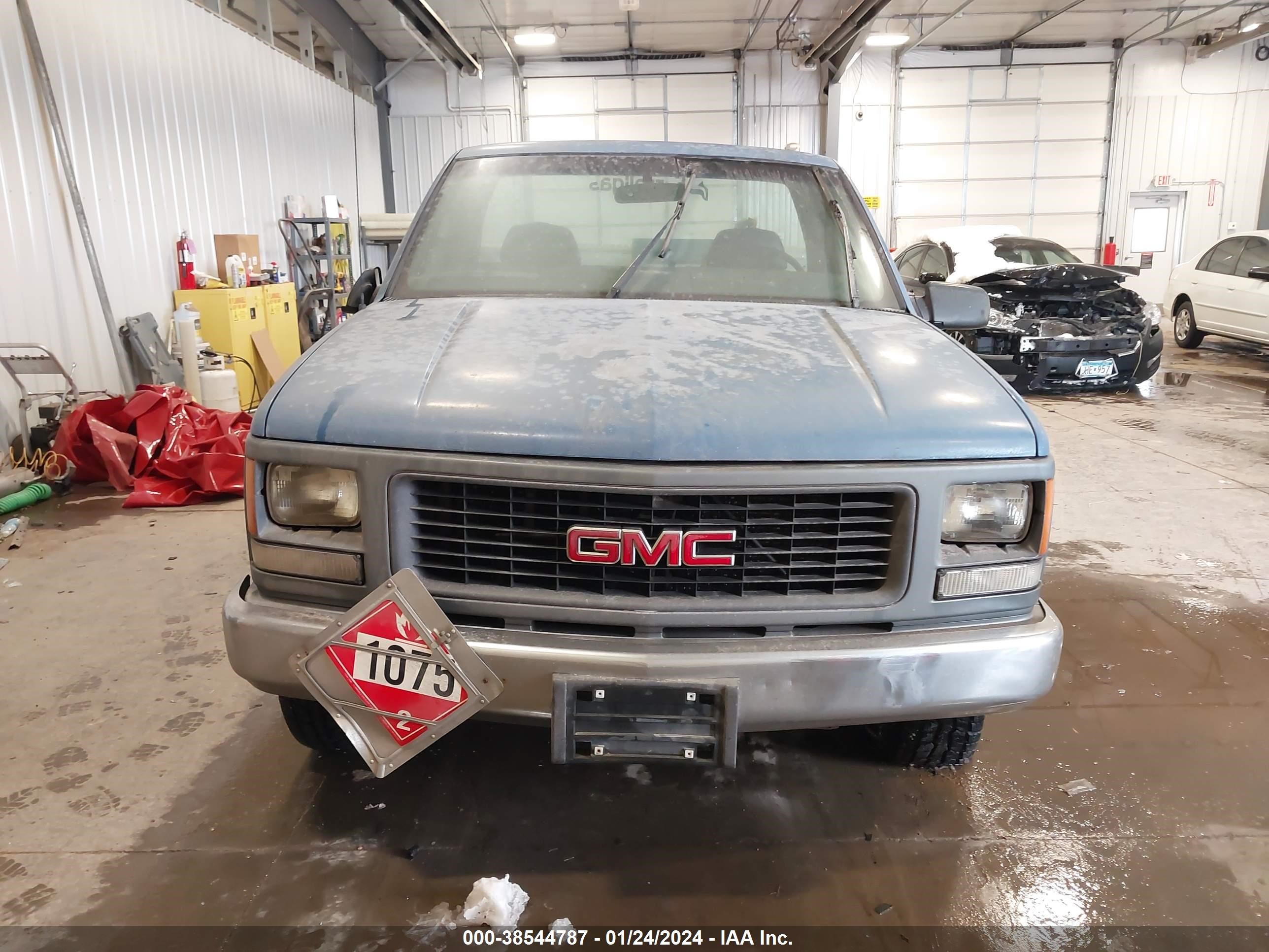 Photo 5 VIN: 1GTGC24R2VZ542004 - GMC NULL 