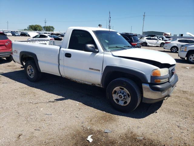 Photo 3 VIN: 1GTGC24U92Z108663 - GMC SIERRA 