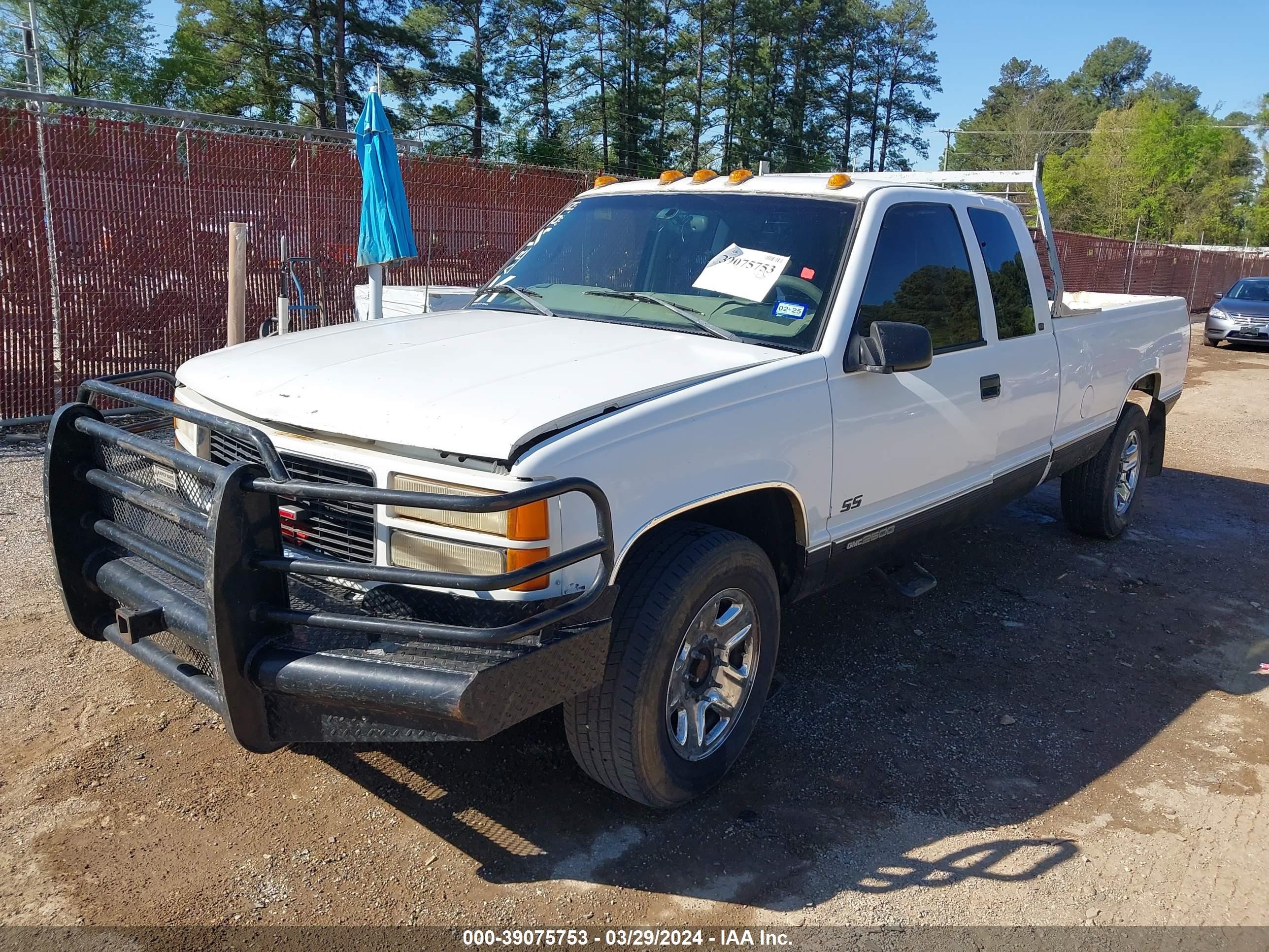 Photo 1 VIN: 1GTGC29R1WE525065 - GMC NULL 