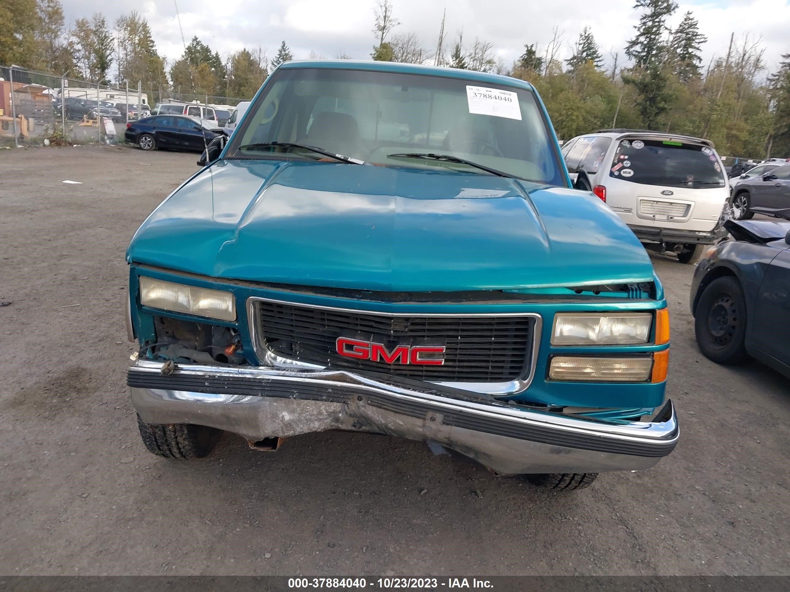 Photo 11 VIN: 1GTGC29R8TE525530 - GMC SIERRA 