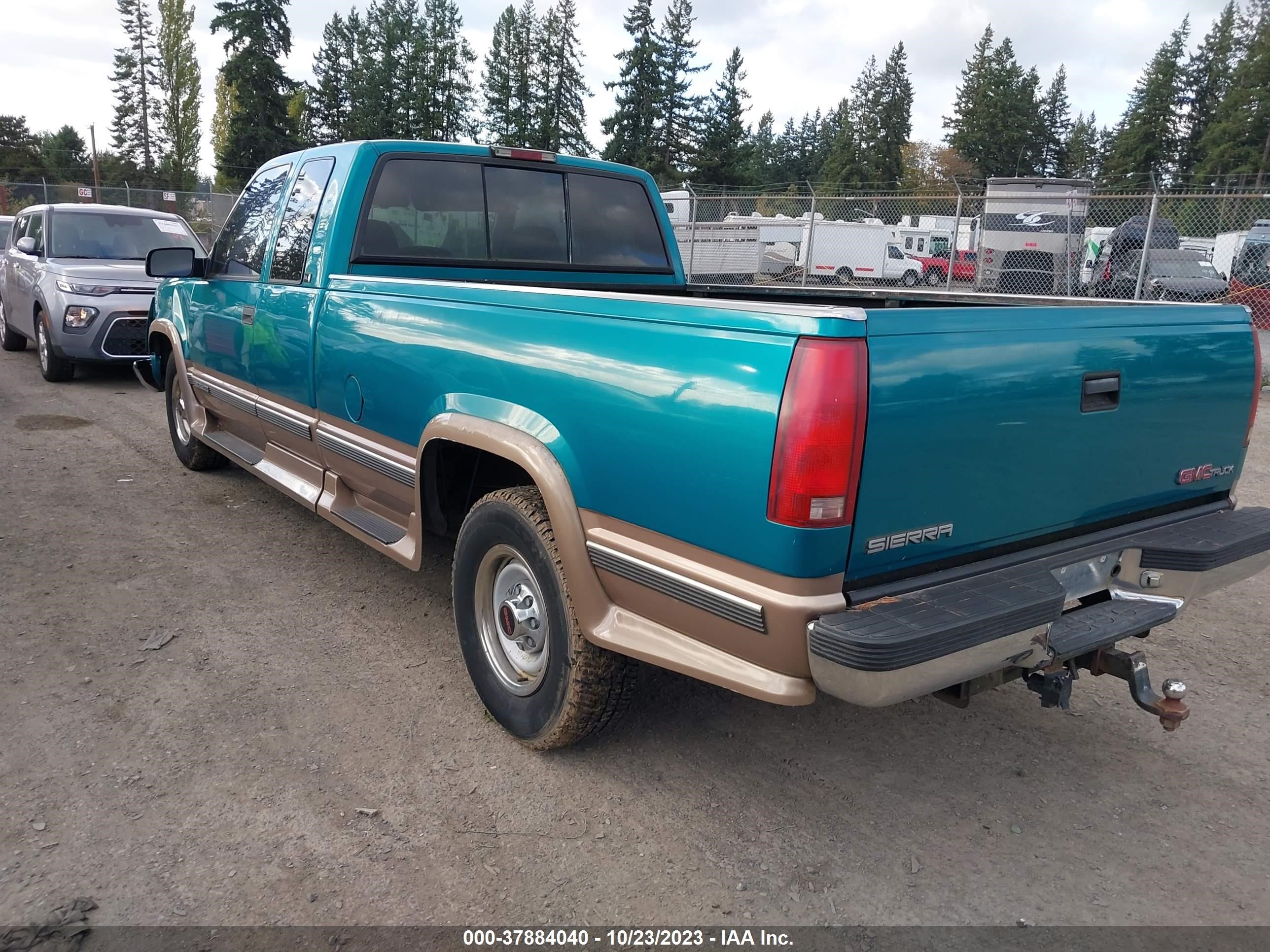 Photo 2 VIN: 1GTGC29R8TE525530 - GMC SIERRA 