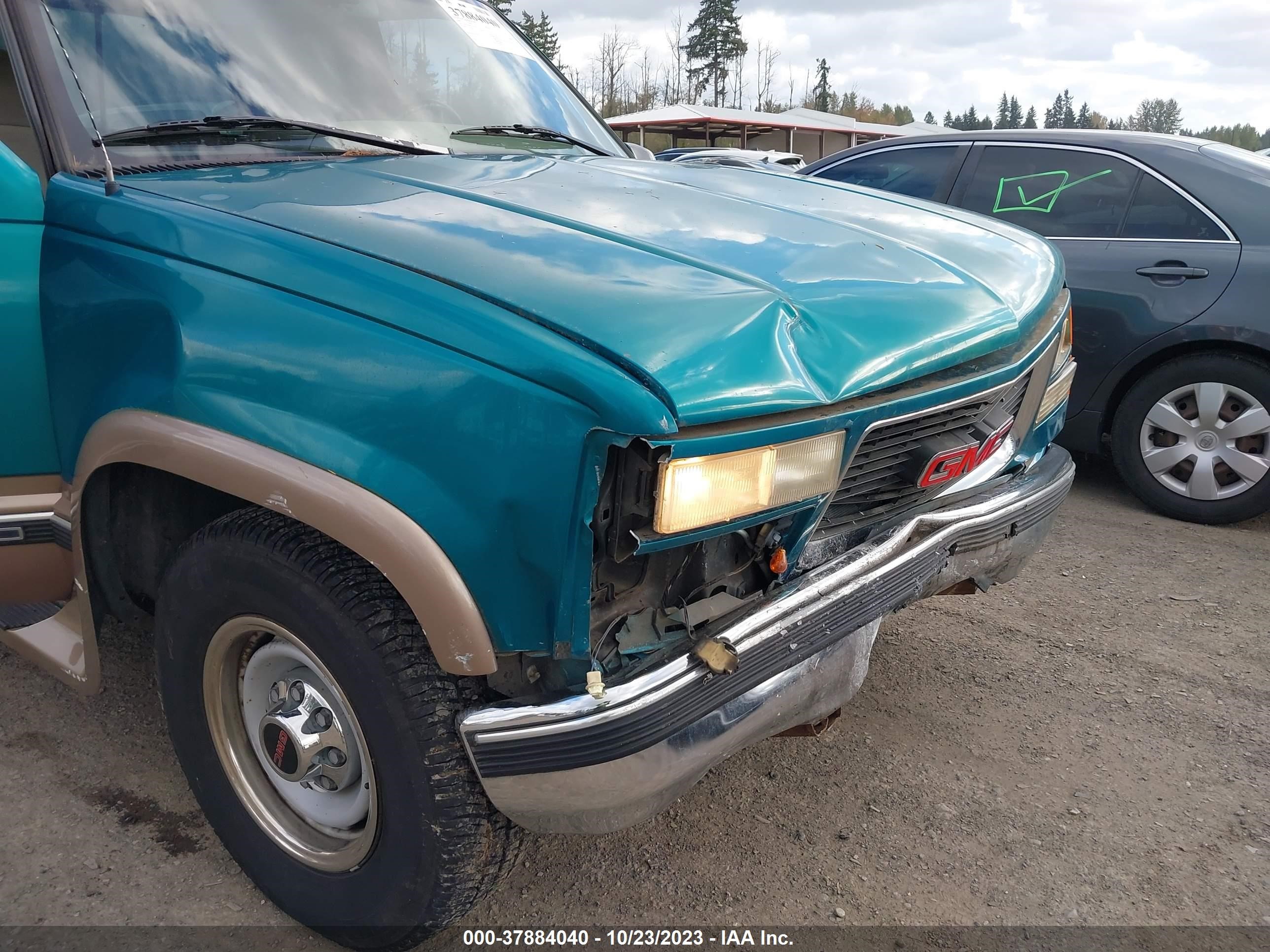 Photo 5 VIN: 1GTGC29R8TE525530 - GMC SIERRA 