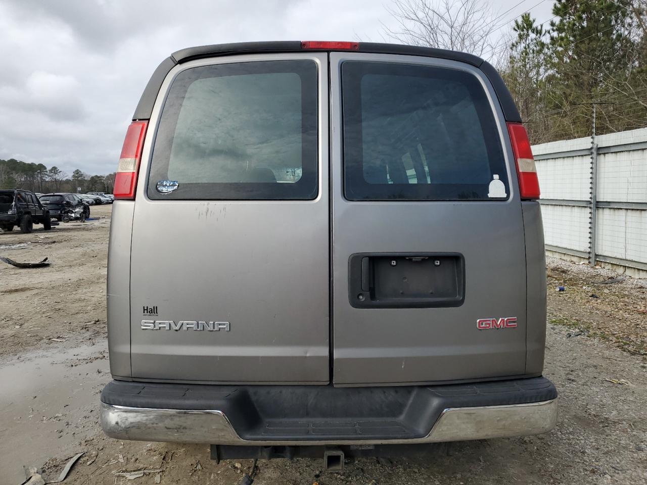 Photo 5 VIN: 1GTGG25C381163420 - GMC SAVANA 