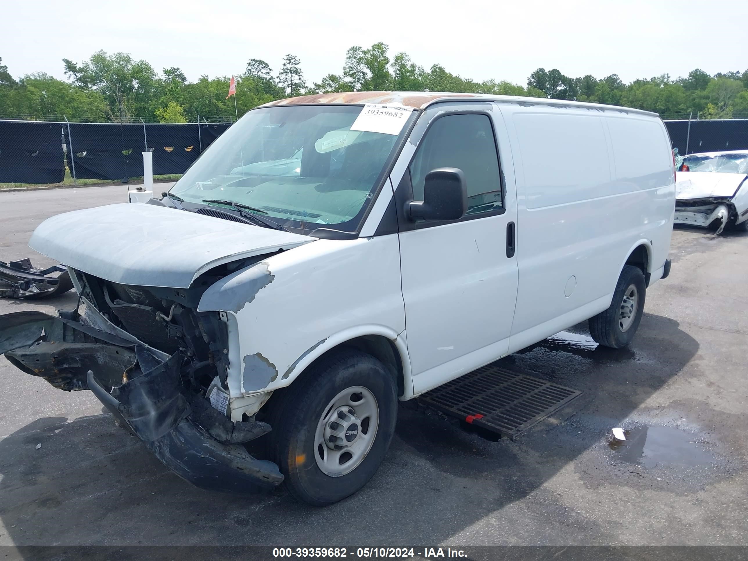 Photo 1 VIN: 1GTGG25C881123494 - GMC SAVANA 