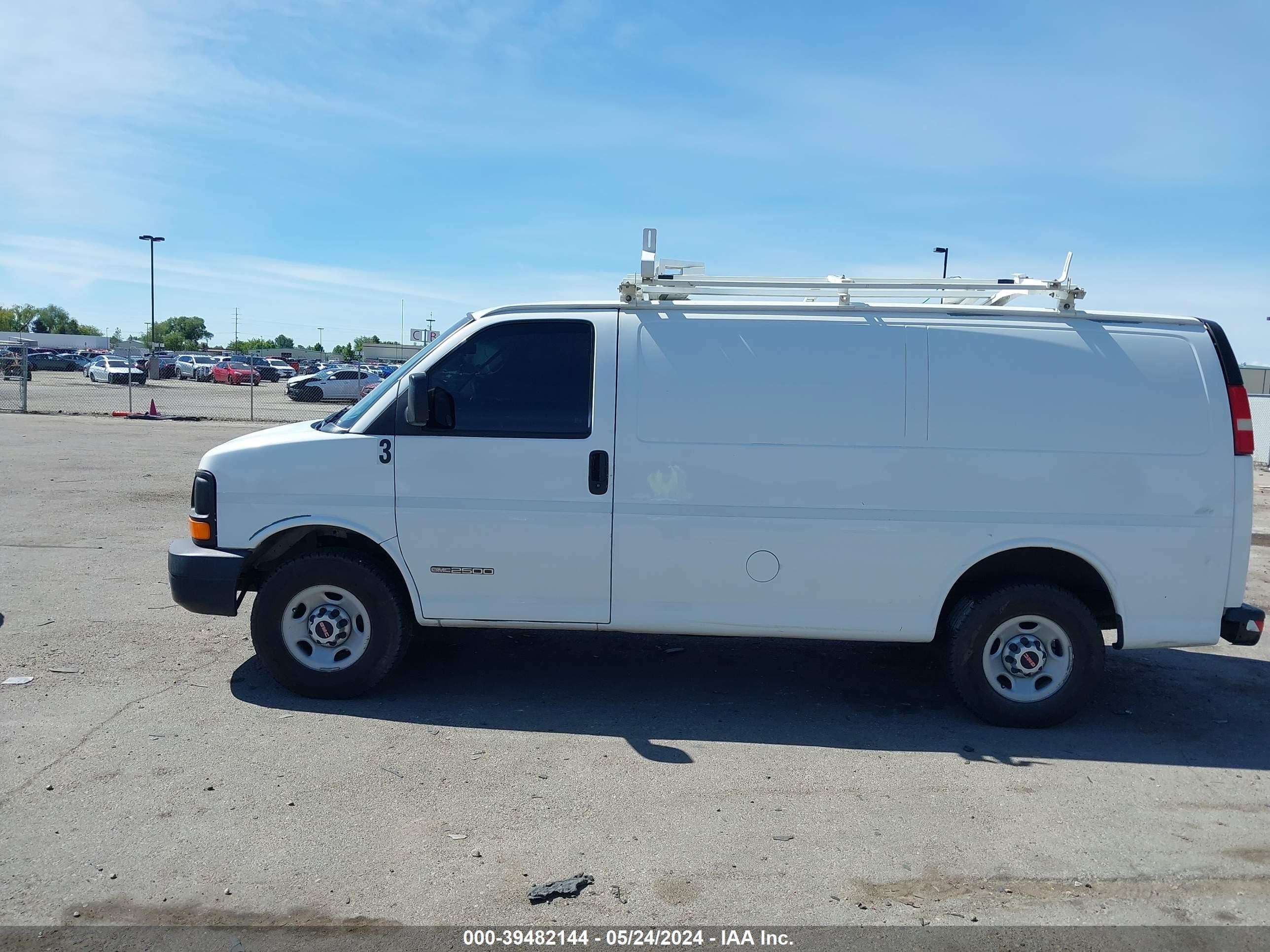 Photo 5 VIN: 1GTGG25V261223668 - GMC SAVANA 